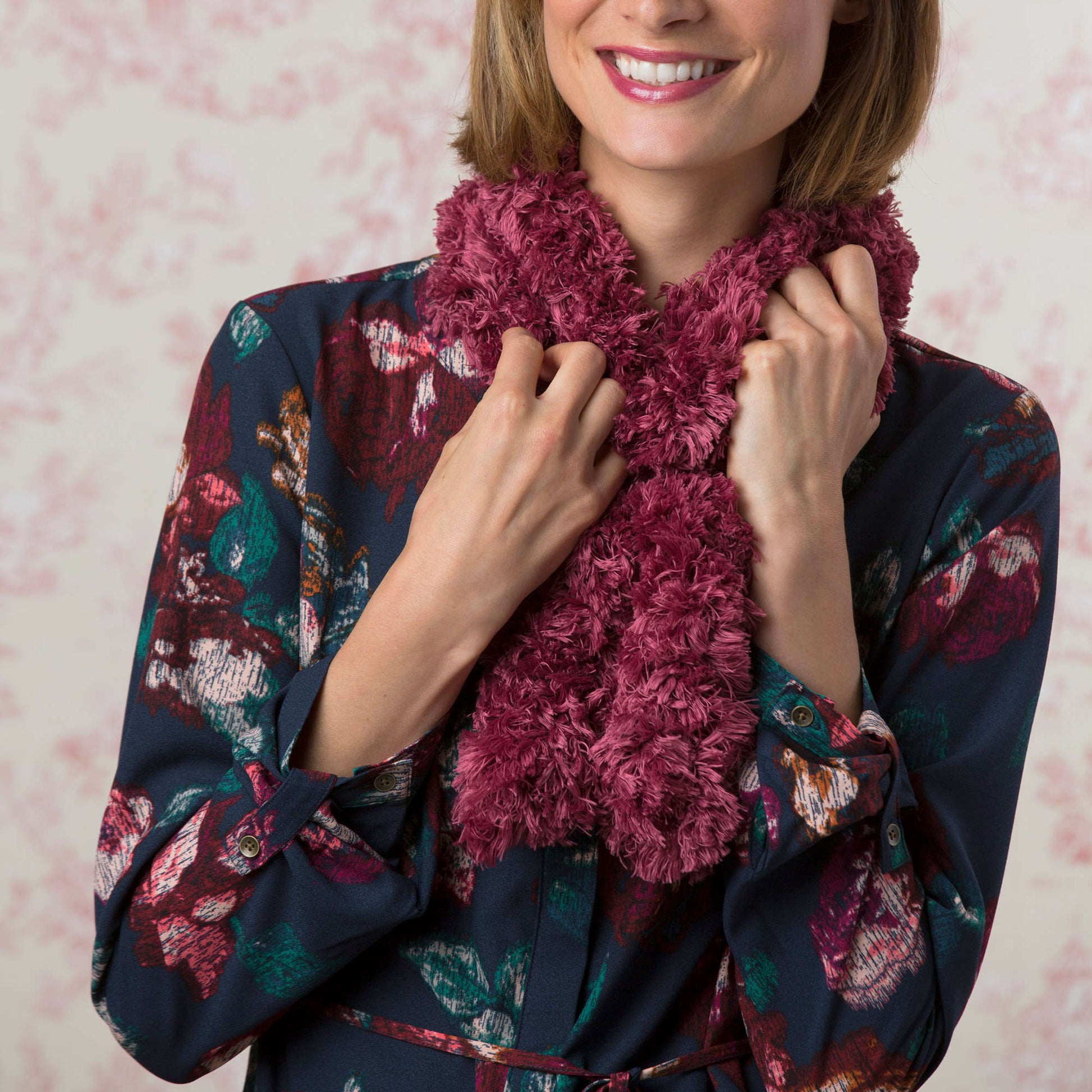 Free Red Heart One-Ball Finger Chain Scarf Craft Pattern