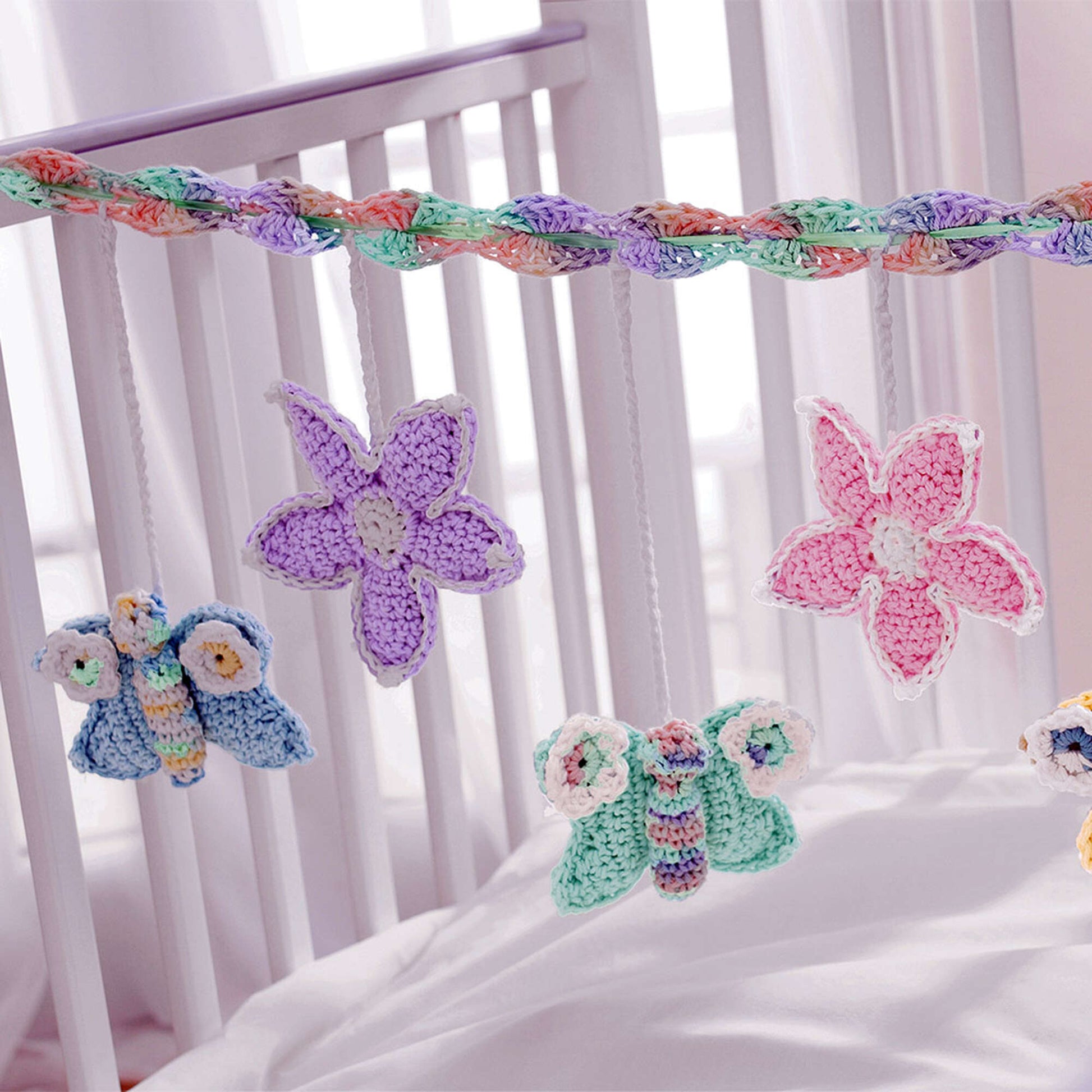 Free Lily Sugar'n Cream Baby's Crib Mobile Crochet Pattern