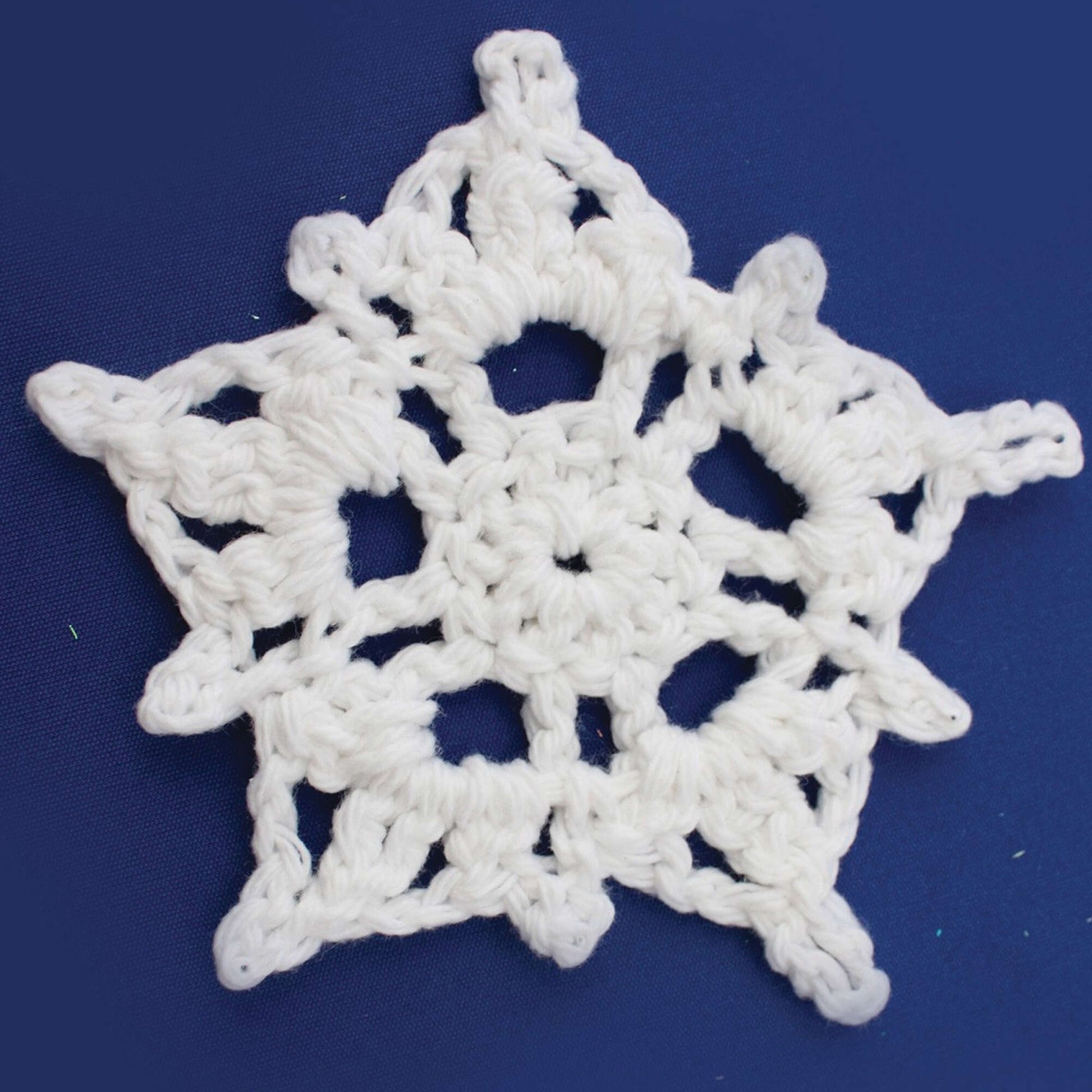 Free Lily Sugar'n Cream Assorted Snowflakes Crochet Pattern