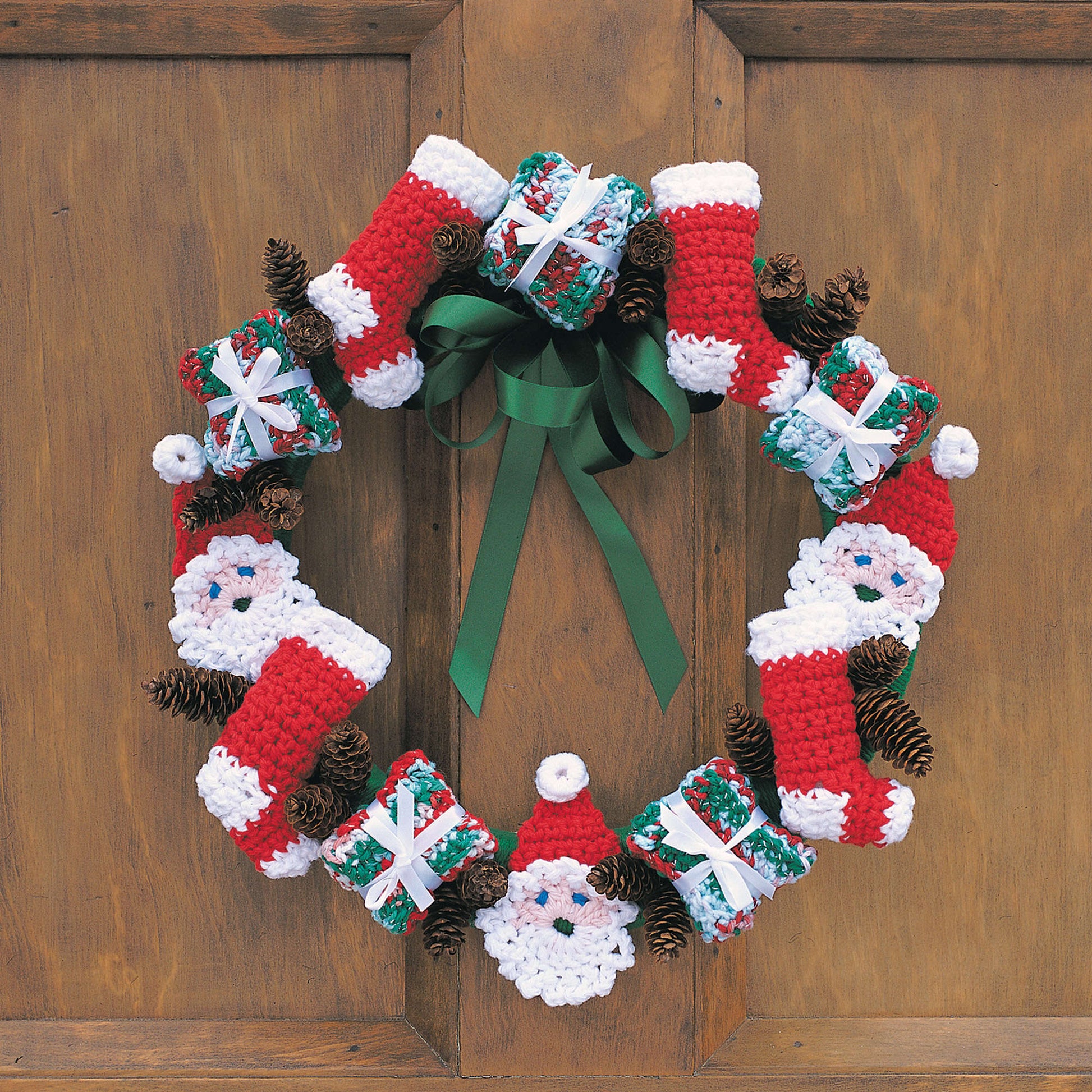 Free Lily Sugar'n Cream Merry Christmas Wreath Crochet Pattern