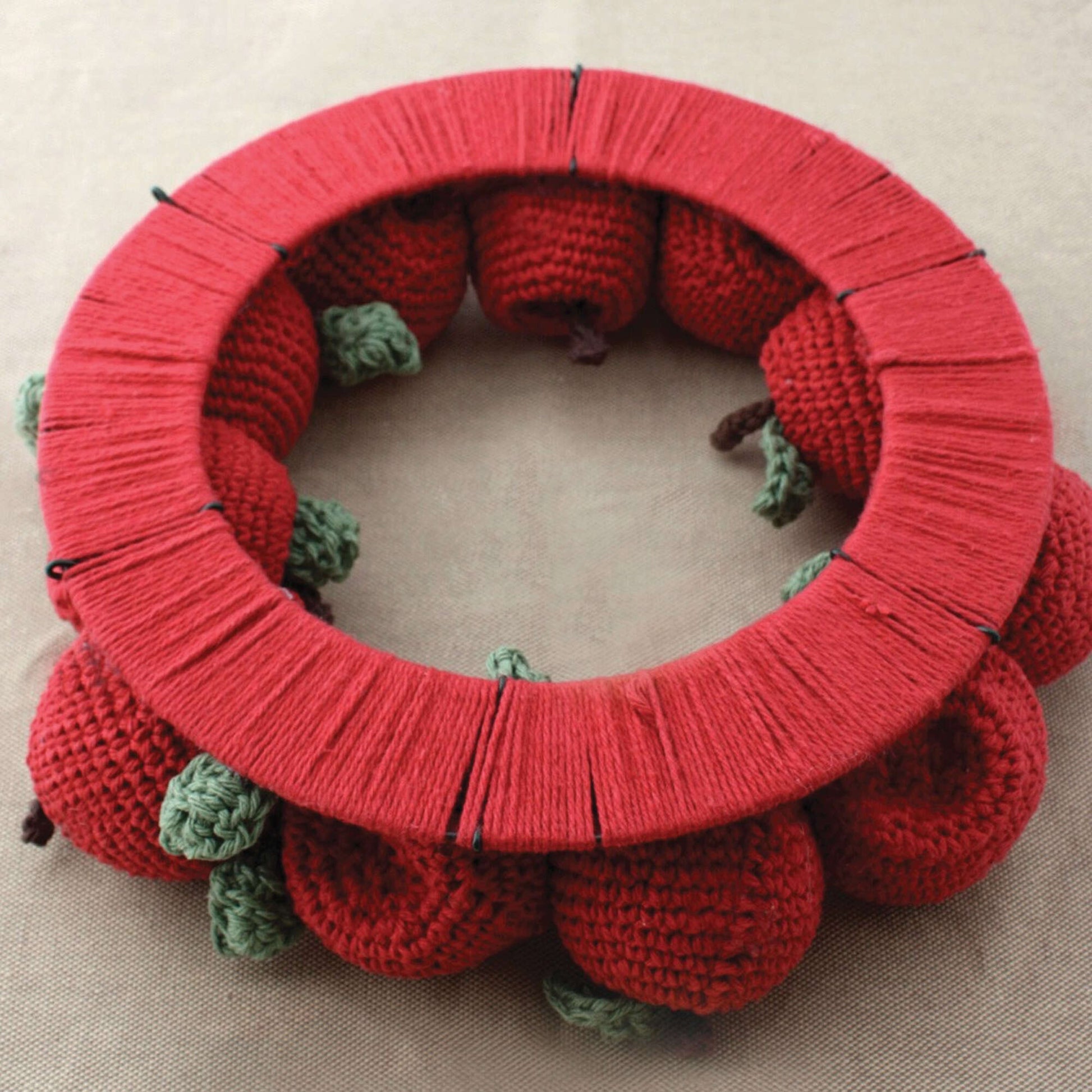 Free Lily Sugar'n Cream Apple Wreath Crochet Pattern