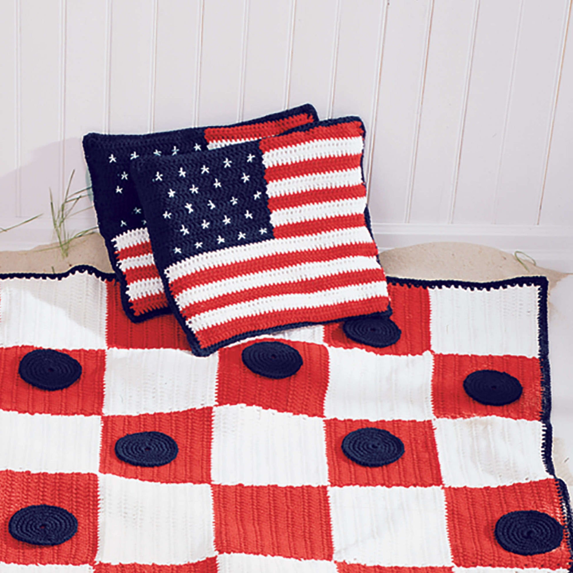 Free Lily Sugar'n Cream Stars and Stripes Cushions Crochet Pattern