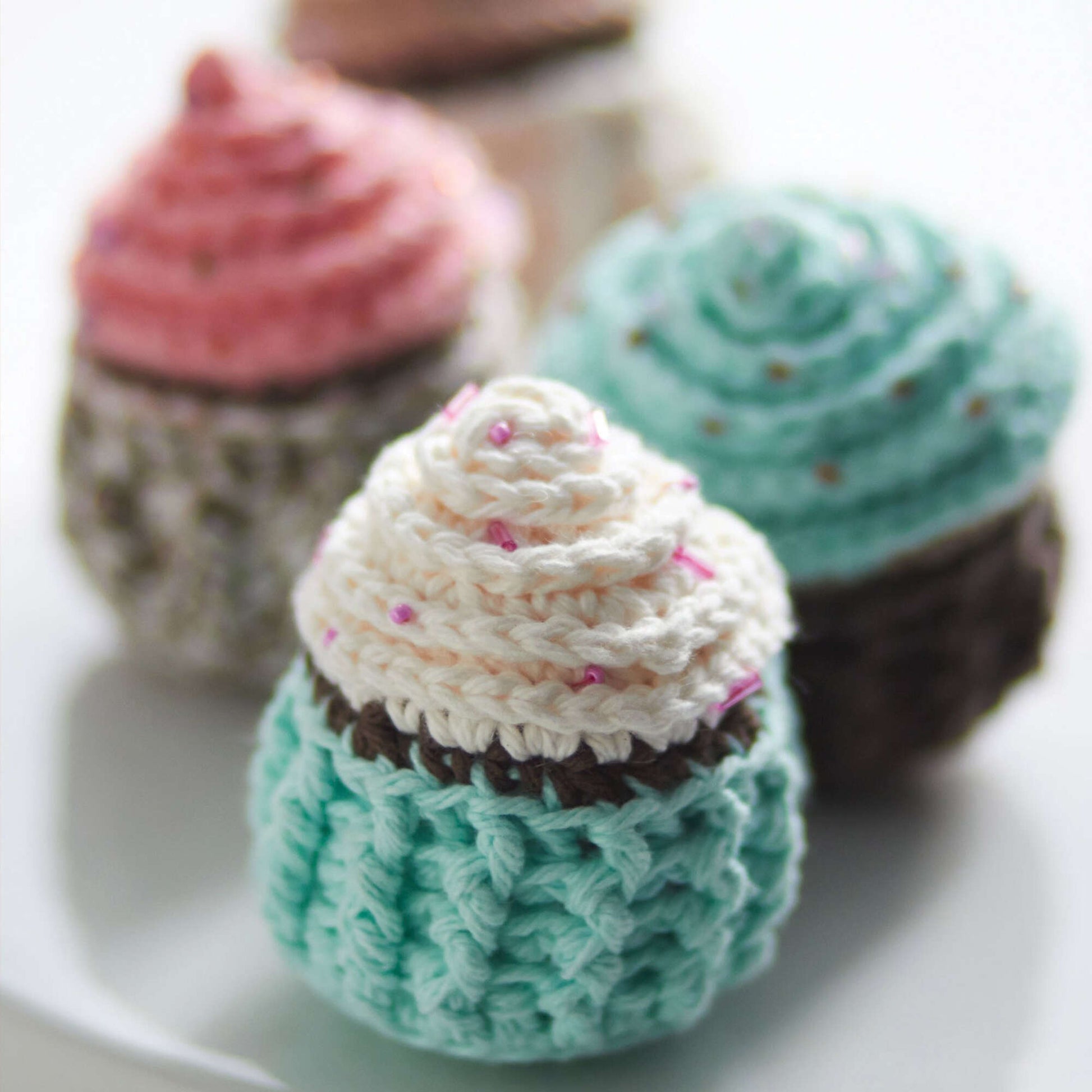 Free Lily Sugar'n Cream Let Them Eat Cupcakes Crochet Pattern