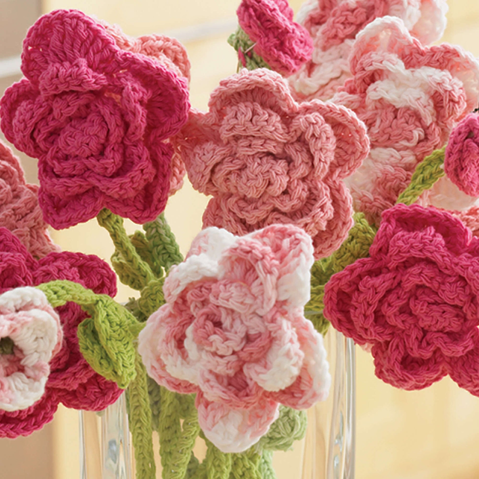 Free Lily Sugar'n Cream Rose Bouquet Crochet Pattern