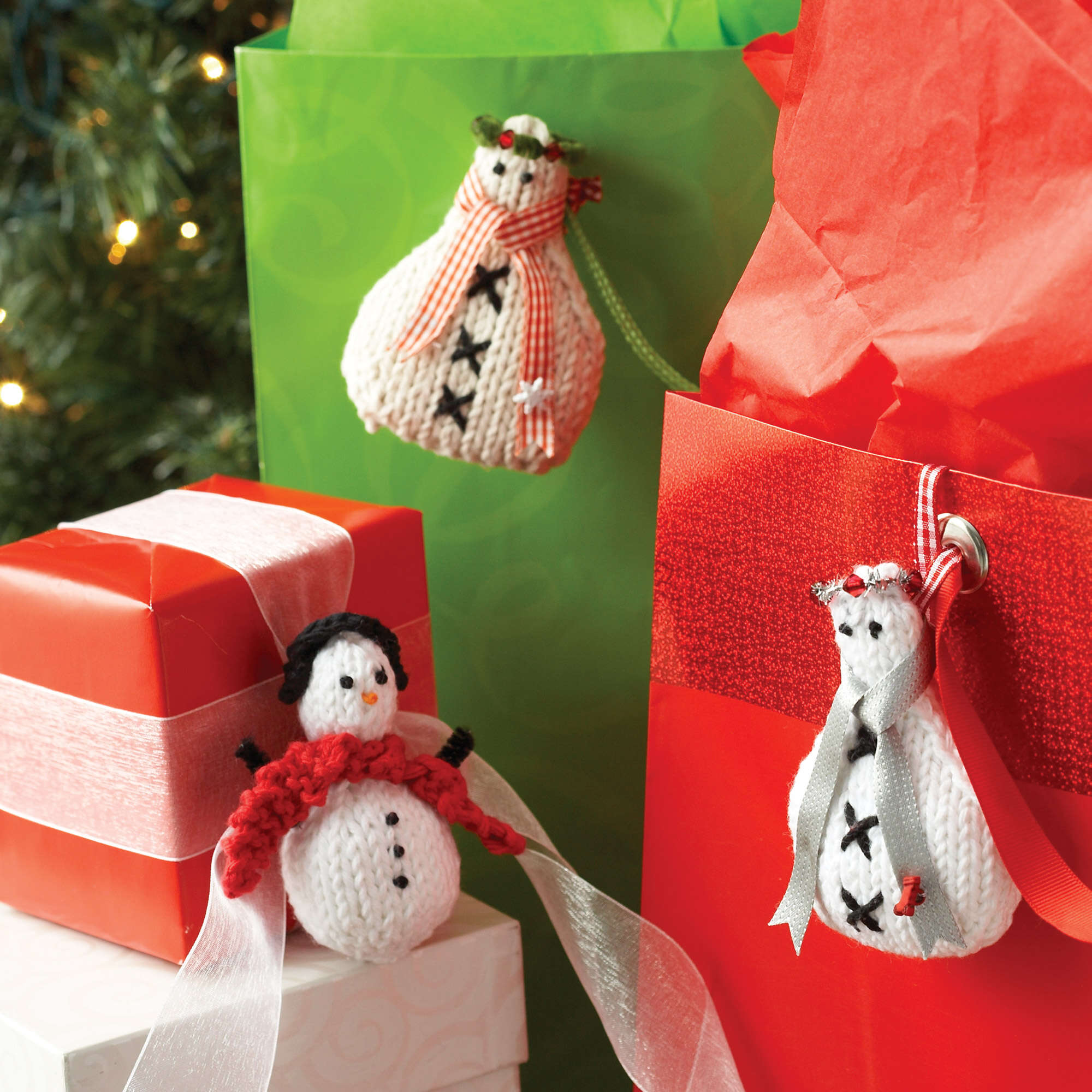 Lily Sugar n Cream knitted snowmen Christmas ornaments free pattern
