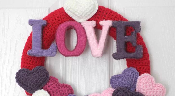 Image of Make a lovely Valentine's Wreath! thumbnail
