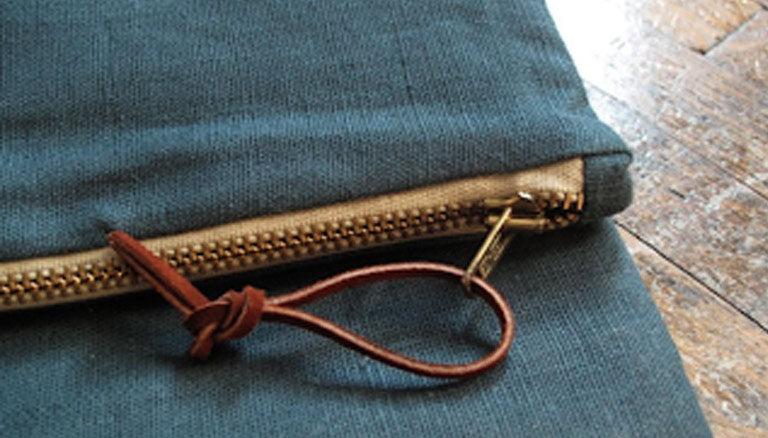 Image of Expose That Zipper! An Essential Fold-Over Clutch thumbnail