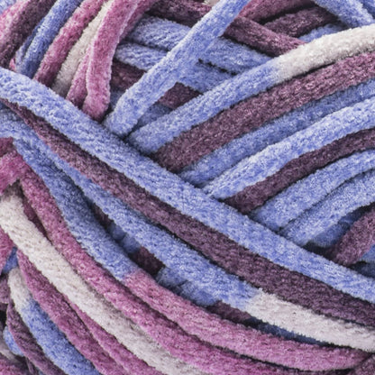 Bernat Plush Knitting Yarn in Ruby | Size: 250gr/8.8oz | Pattern: Knit | by Yarnspirations