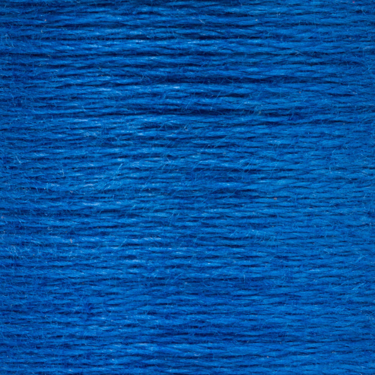 0147 Delft Blue Medium Light