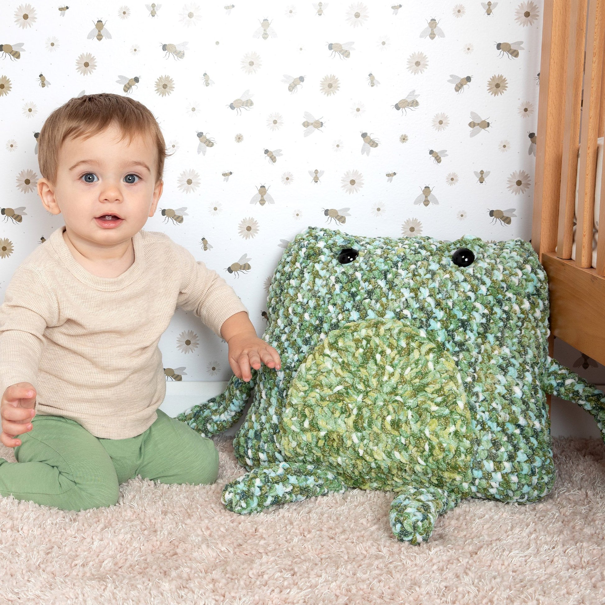 Free Bernat Freddy the Frog Crochet Toy Pattern