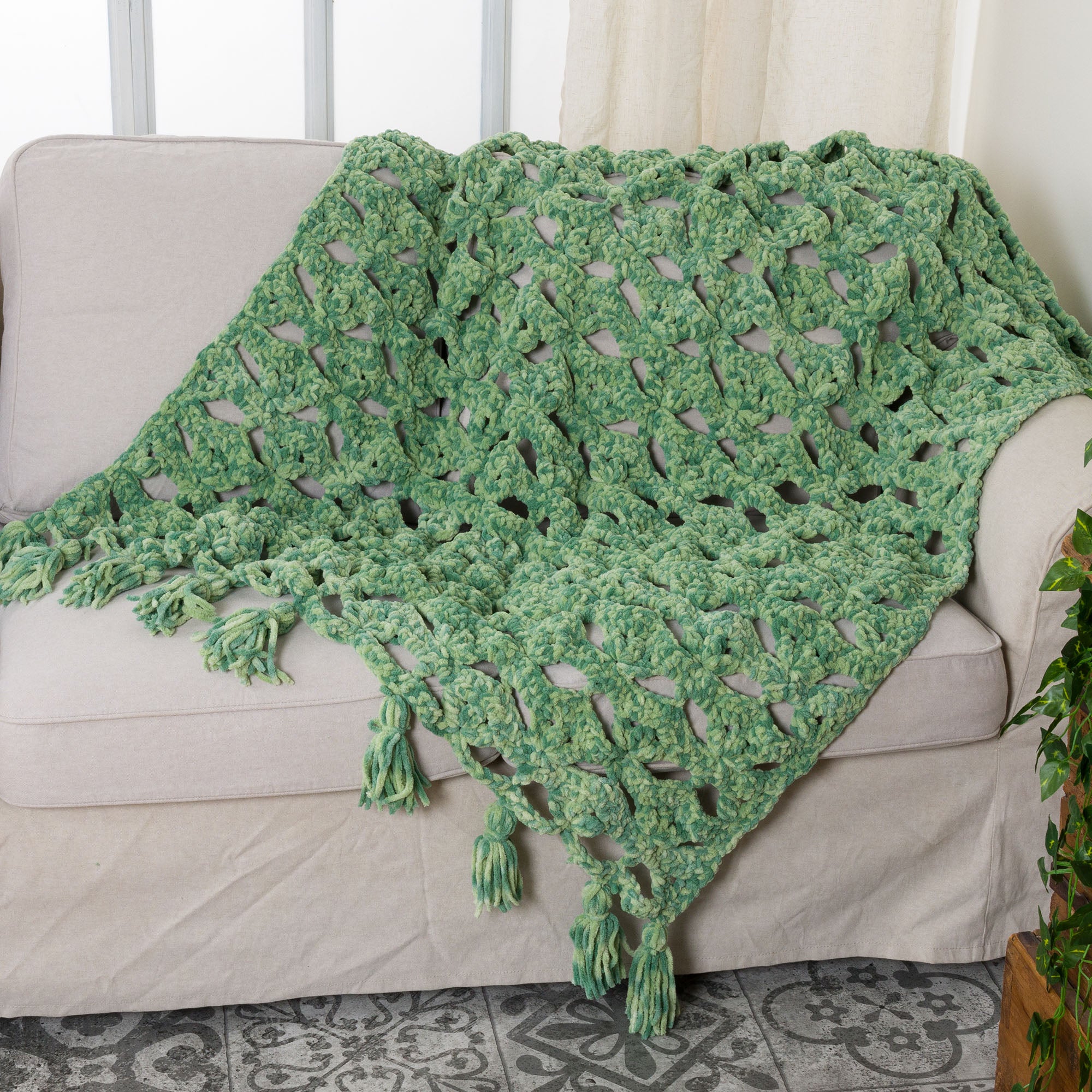 Free Easy Bernat Budding Leaves Crochet Blanket Pattern