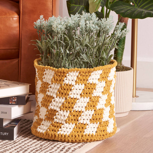 Crochet Basket made in Bernat Plush Yarn