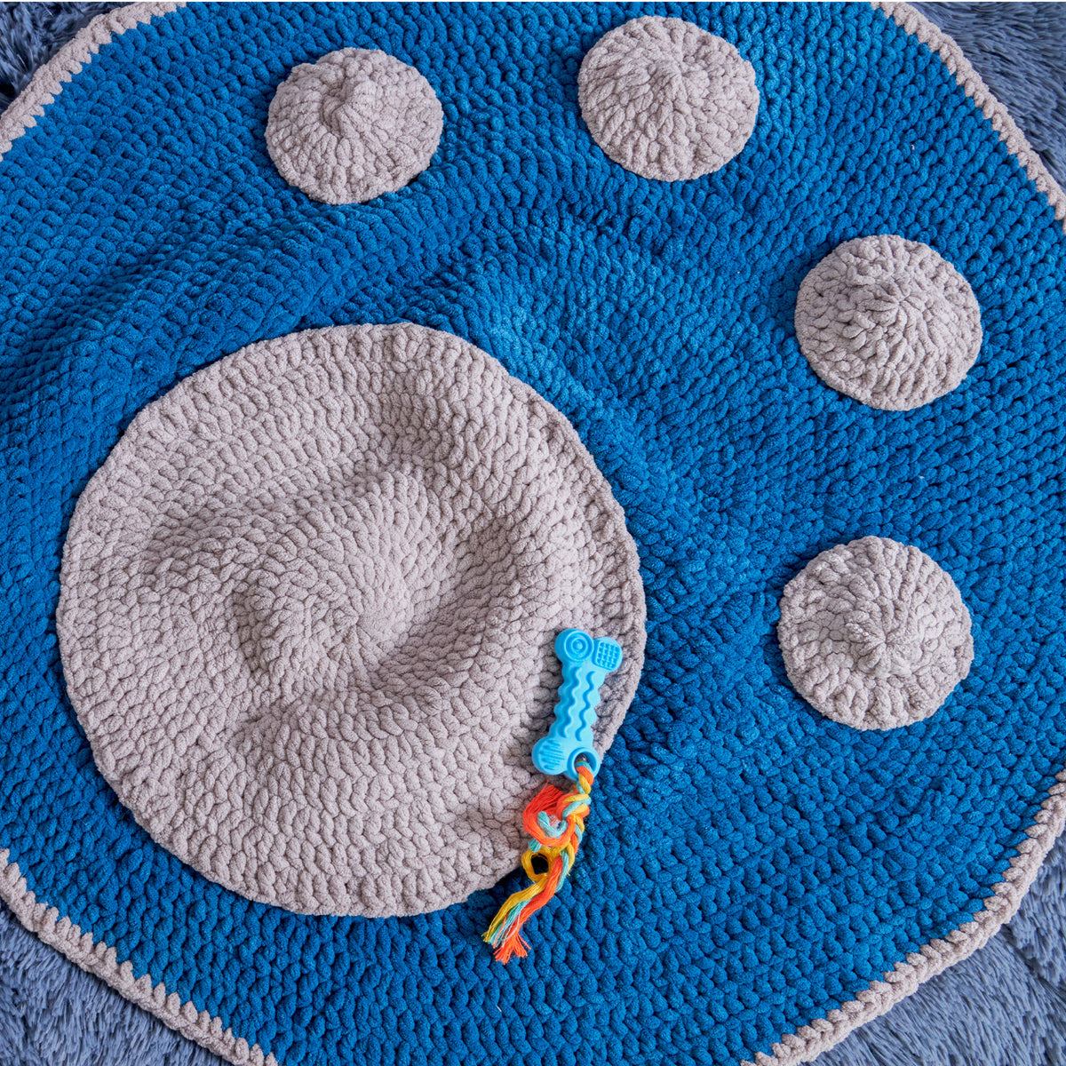 Crochet Rug made in Bernat Blanket Yarn