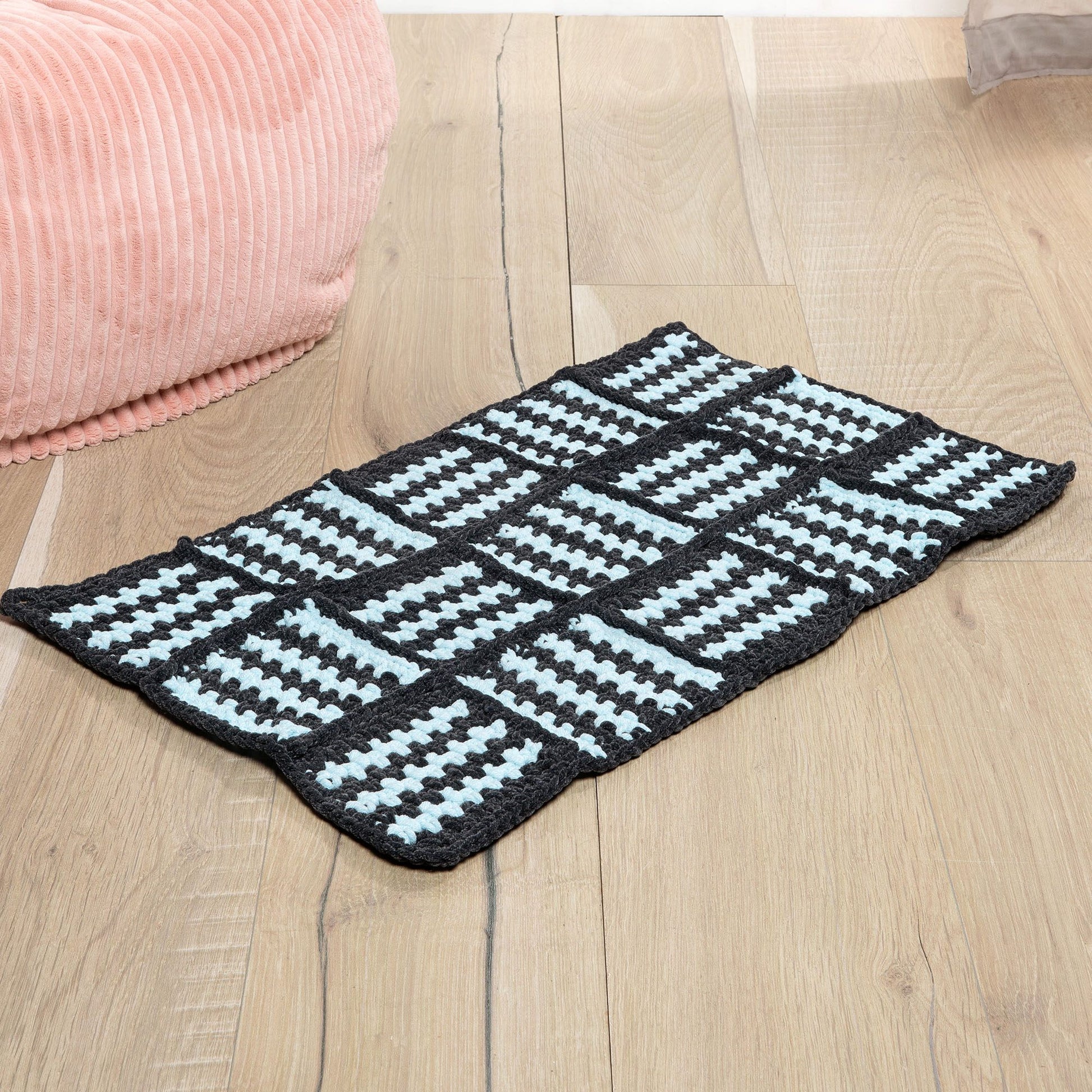 Free Beginner Bernat Crochet Moss Stitch Squares Rug Pattern ...