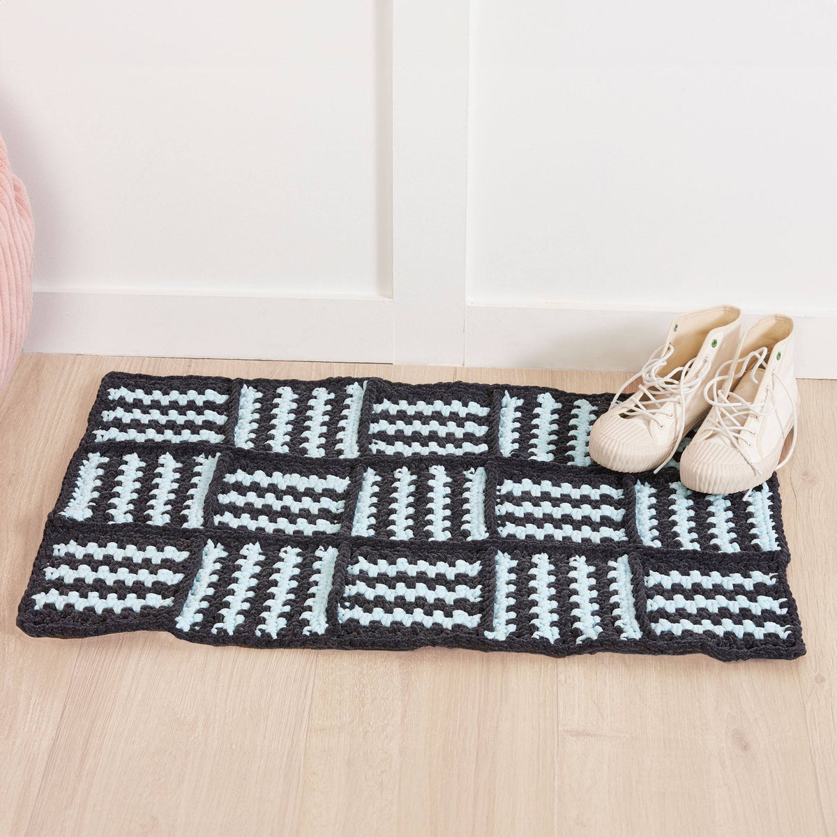 Crochet Rug made in Bernat Plush Yarn