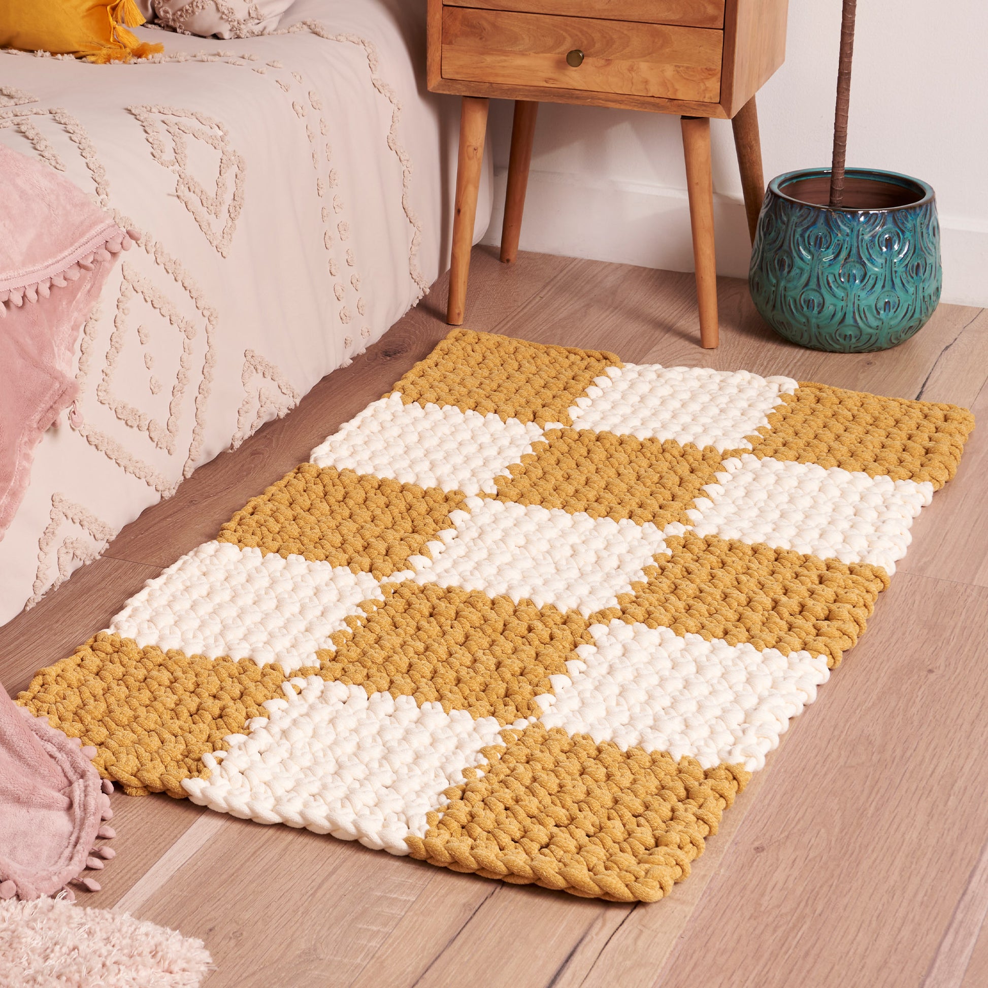 Free Bernat Fun Crochet Checkerboard Rug  Pattern