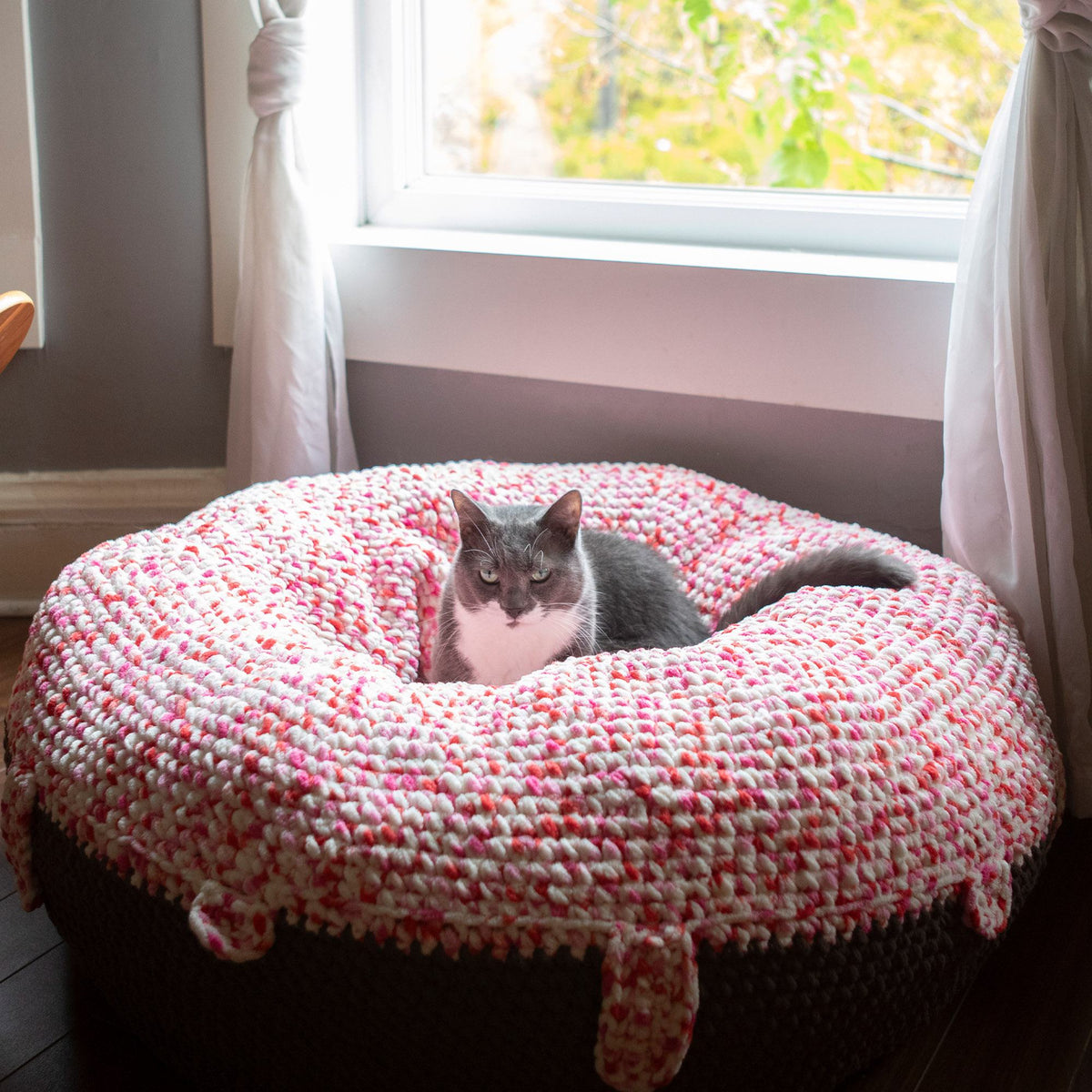 Crochet Pet Bed made in Bernat Blanket Yarn