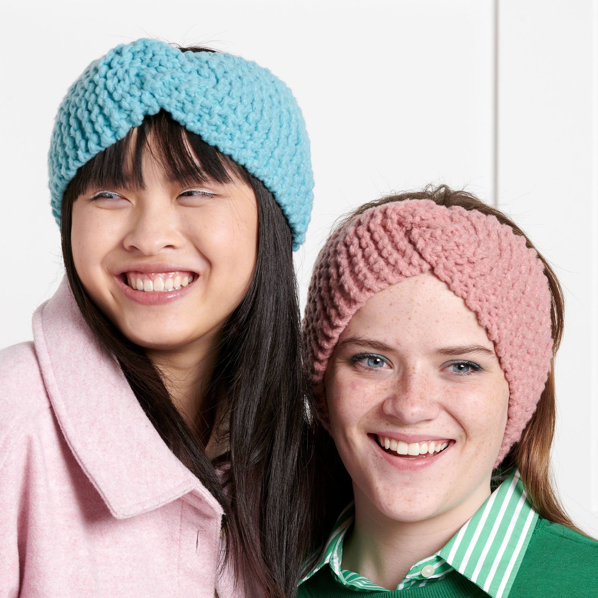 Free Bernat Beginner Knit Twister Headband Pattern