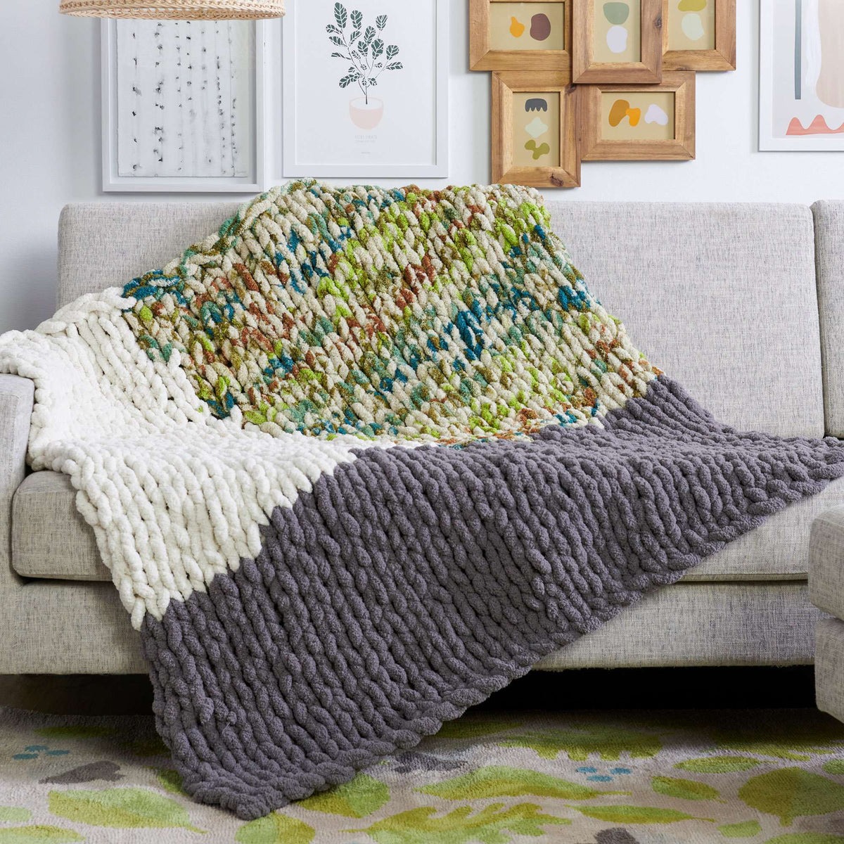 Knit Blanket made in Bernat Blanket Big Yarn