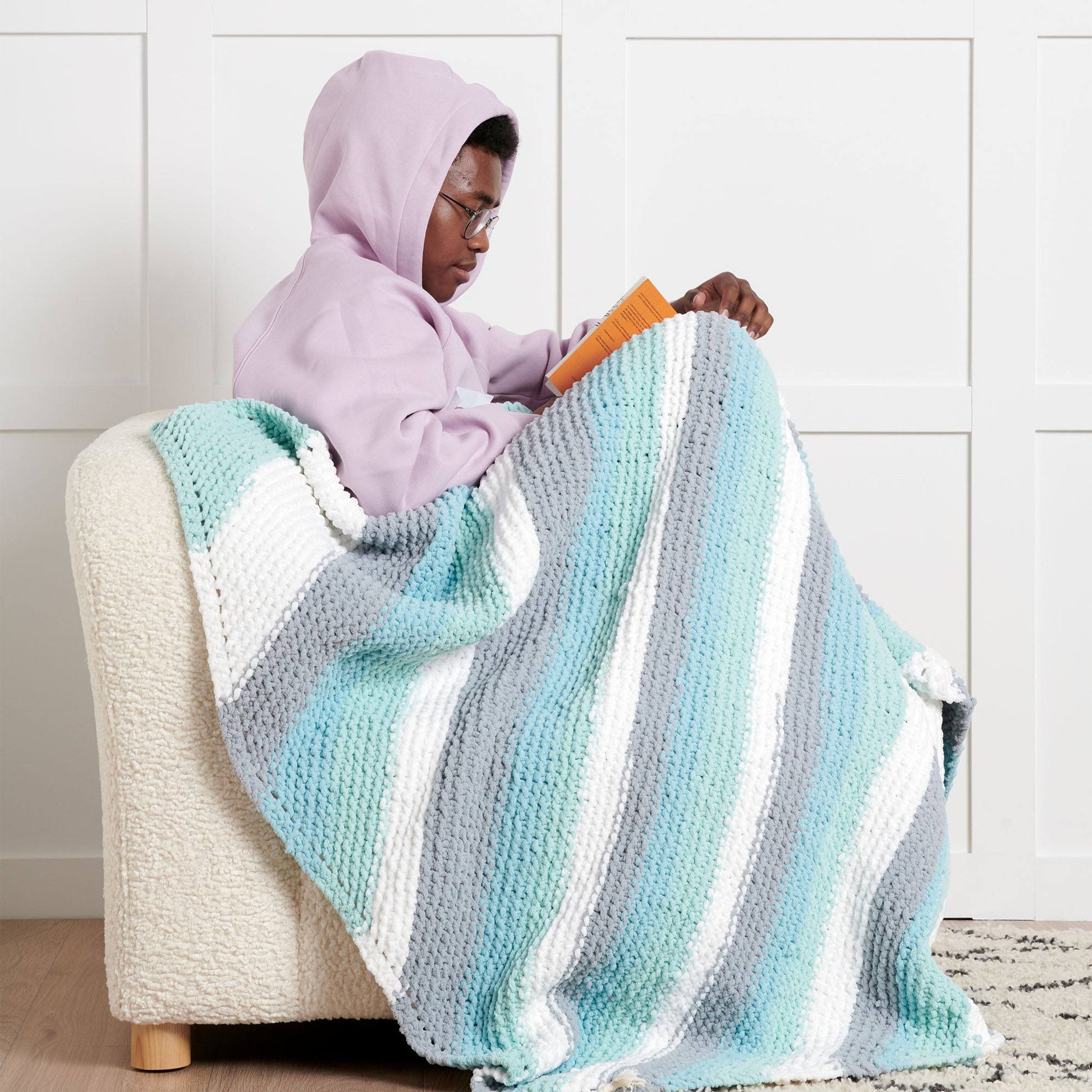 Free Bernat Cozy Corners Knit Blanket Pattern