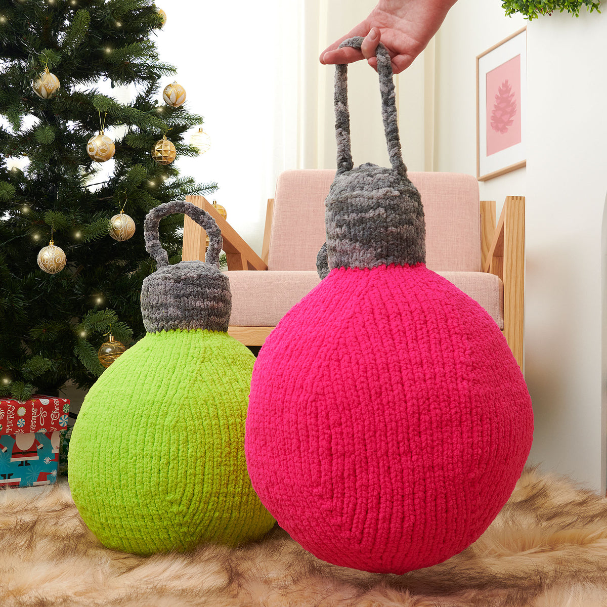 Knit Pillow made in Bernat Blanket Yarn