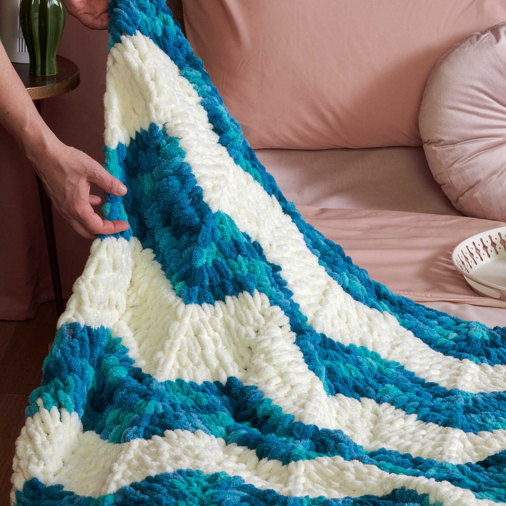 Free Bernat Alize EZ Ripple Blanket Craft Pattern