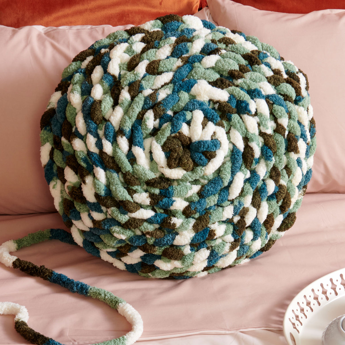 Craft Pillow made in Bernat Blanket Extra Thick Yarn
