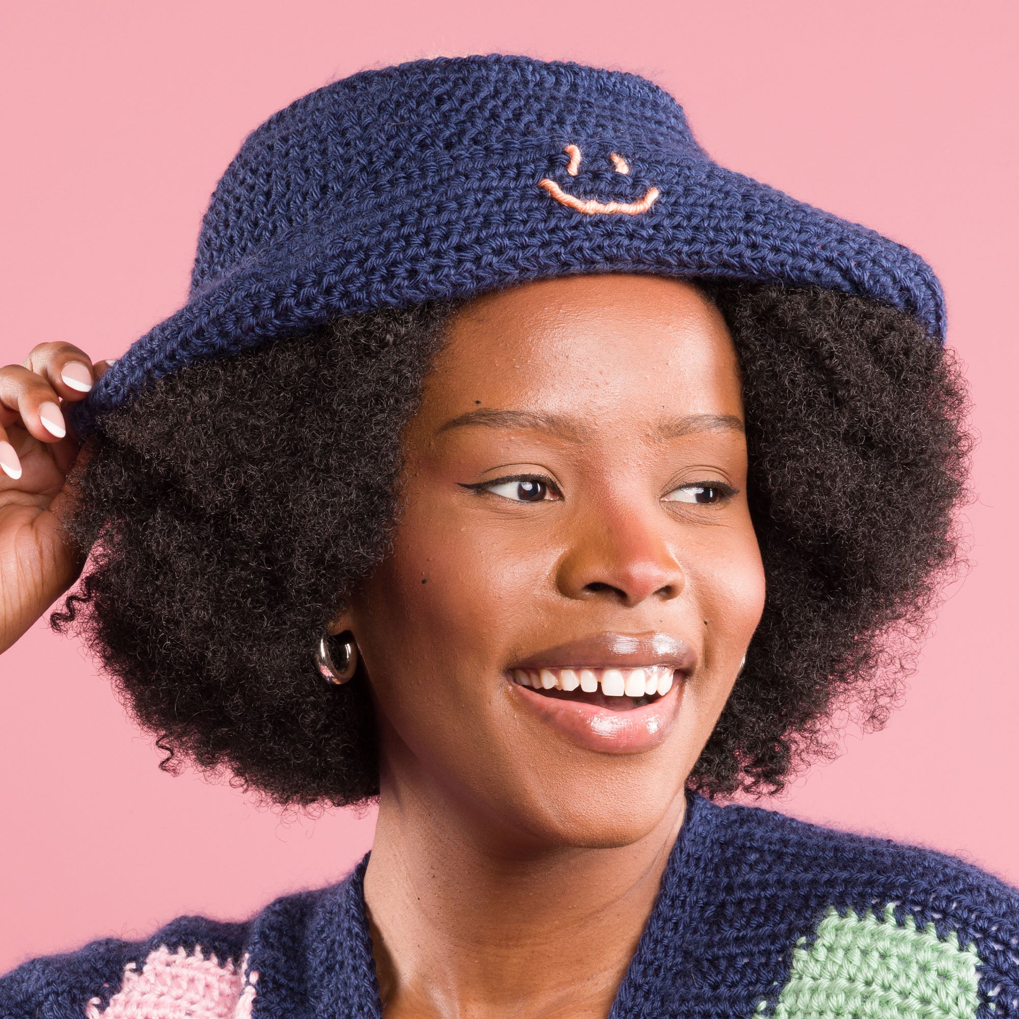 Free Easy Caron Crochet Bright Smile Bucket Hat Pattern