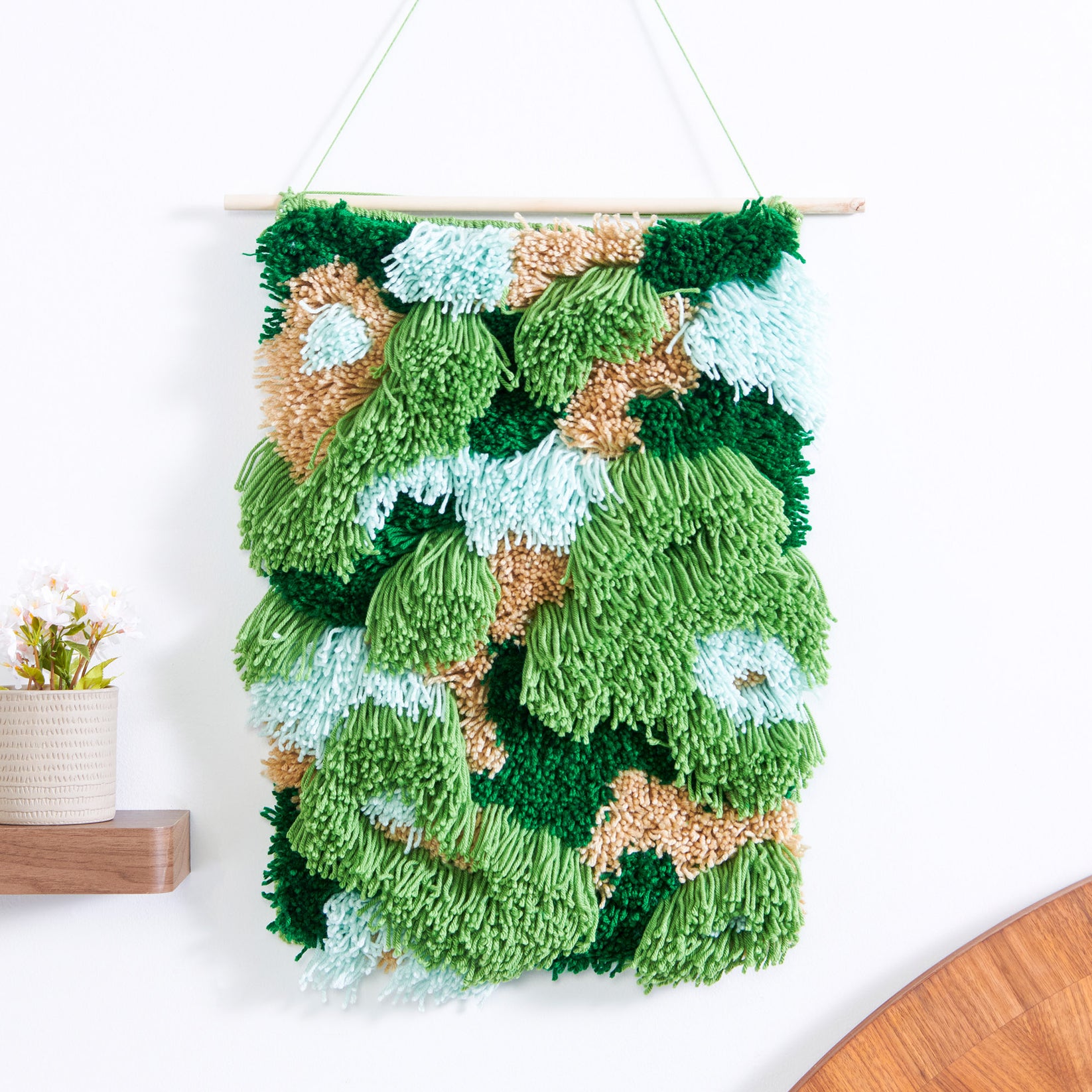 Free Easy Caron Latch Hook Mossy Wall Hanging Craft Pattern Yarnspirations