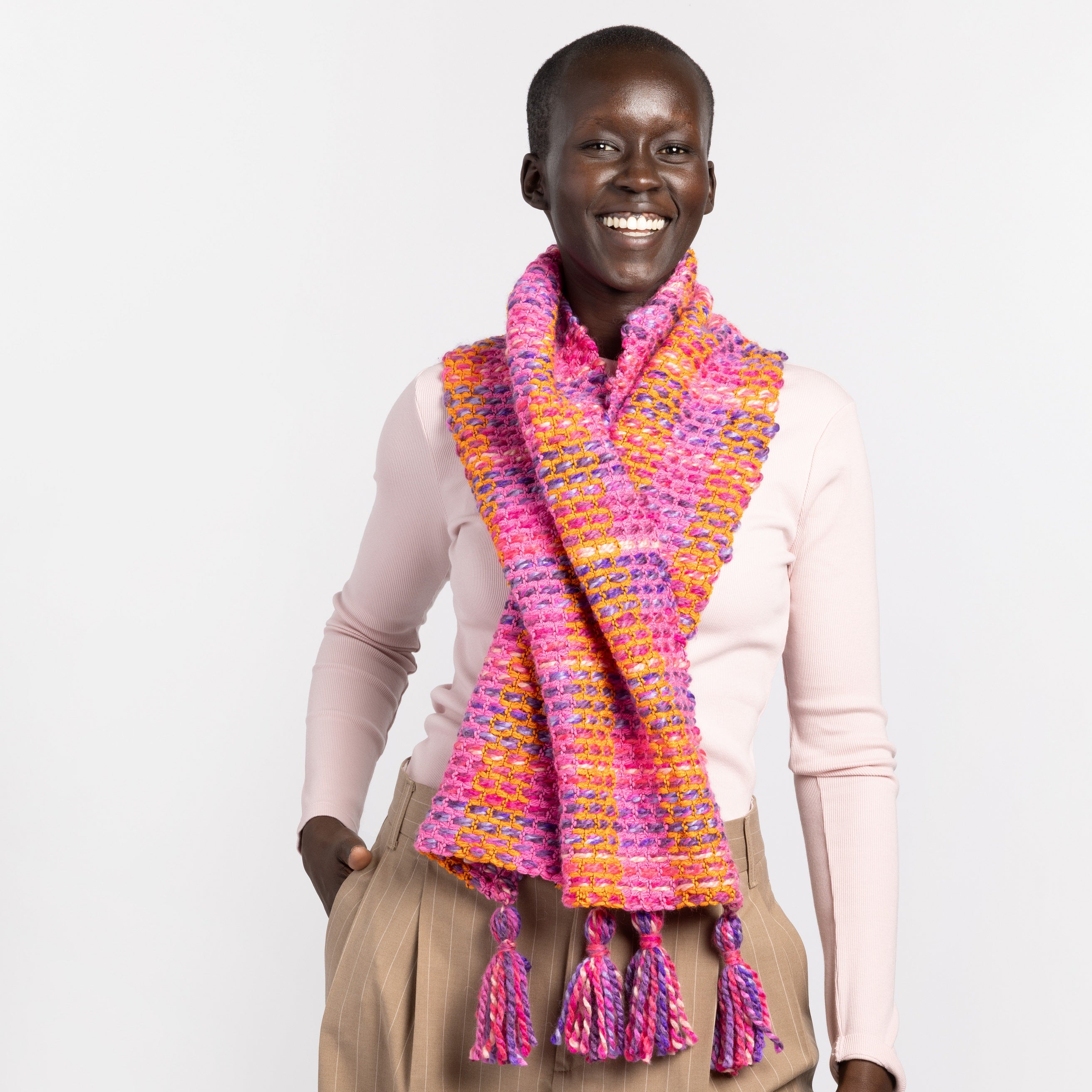 Free Beginner Bernat Gingham Weaving Scarf Crafting Pattern