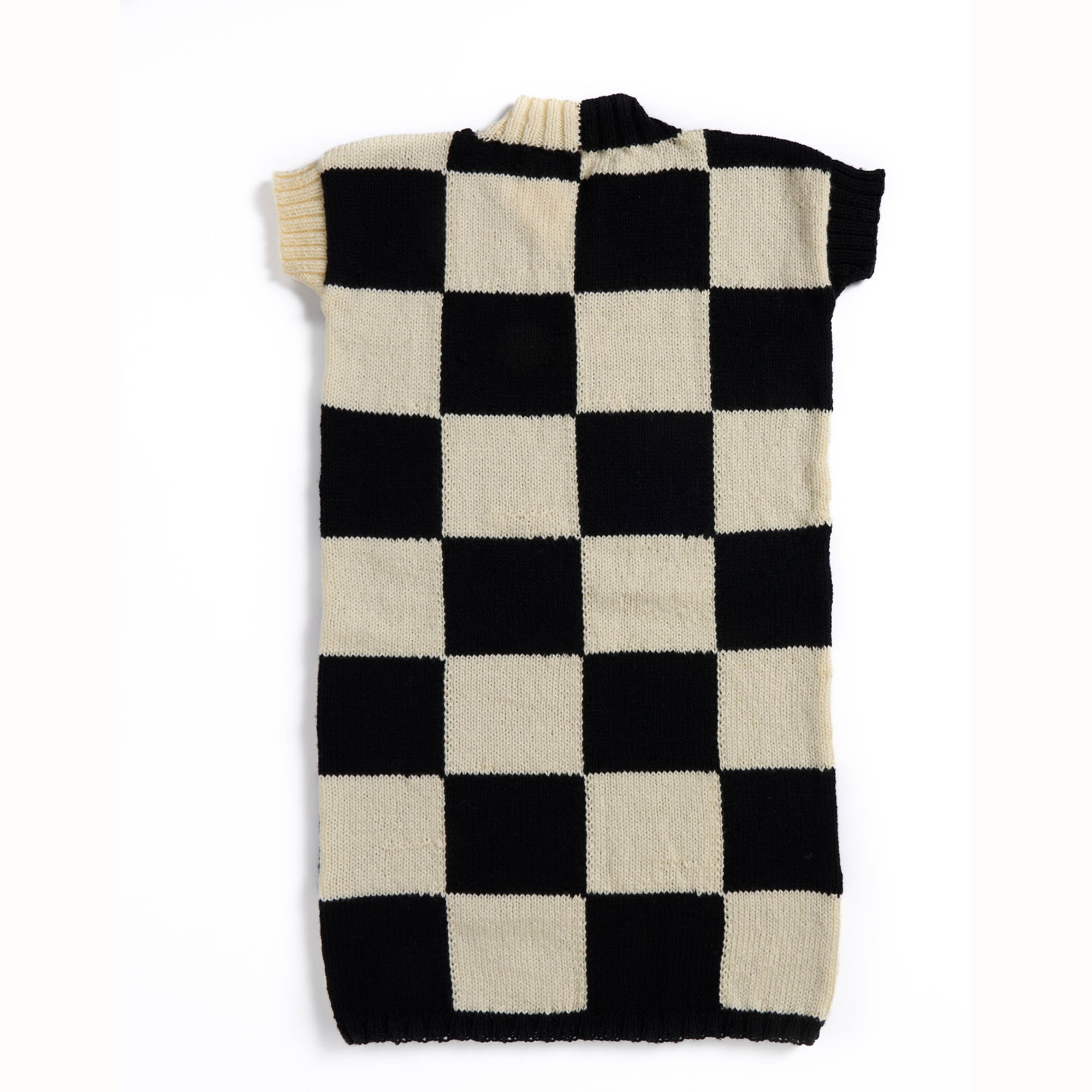 Free Intermediate Patons Checkmate Knit Dress Pattern | Yarnspirations