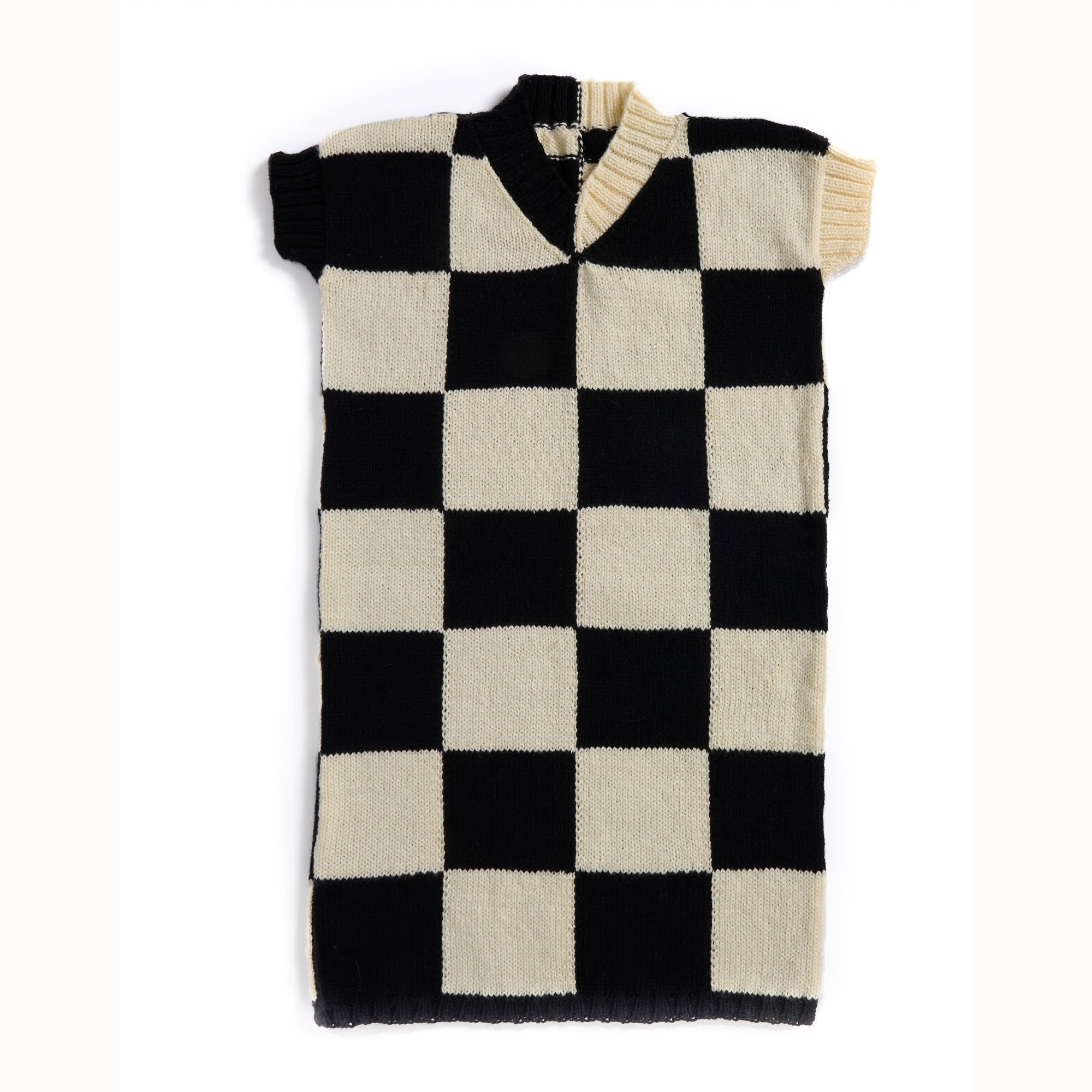 Free Intermediate Patons Checkmate Knit Dress Pattern | Yarnspirations