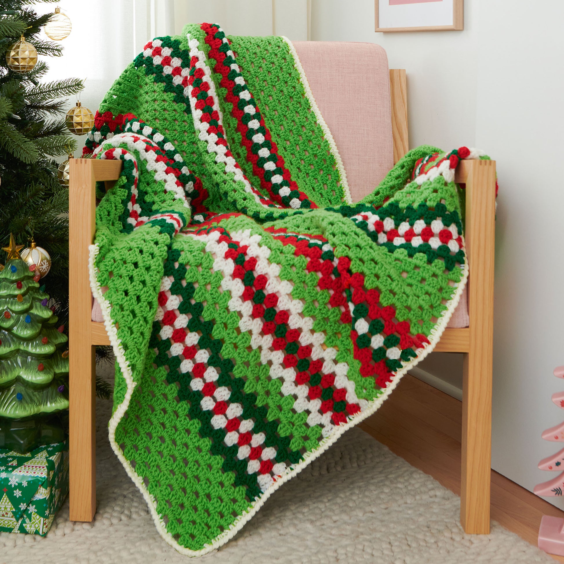 Free Red Heart Crochet Christmas at Granny's Blanket Pattern