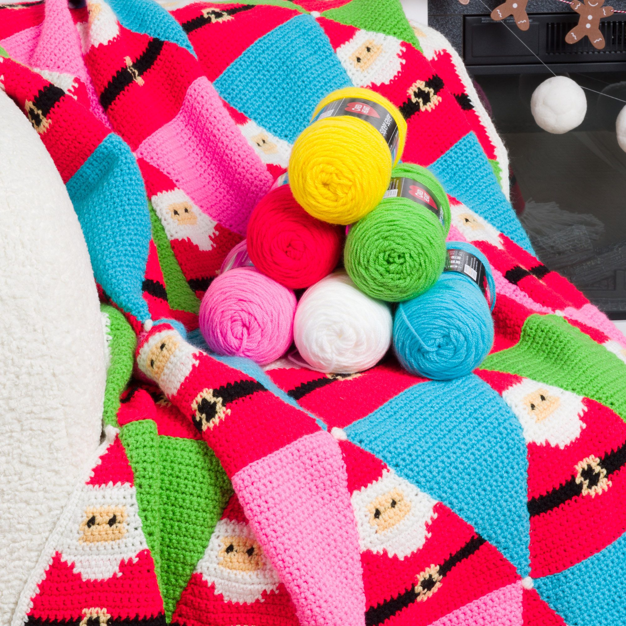 Free Red Heart Santa's Coming to Town Crochet Blanket Pattern