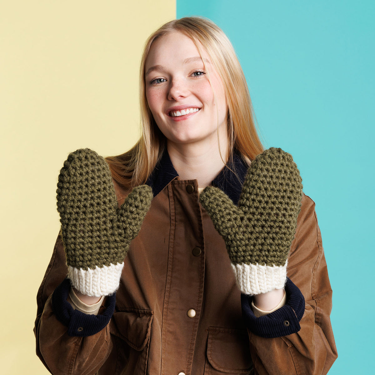 Pair of crochet mittens, Version 1