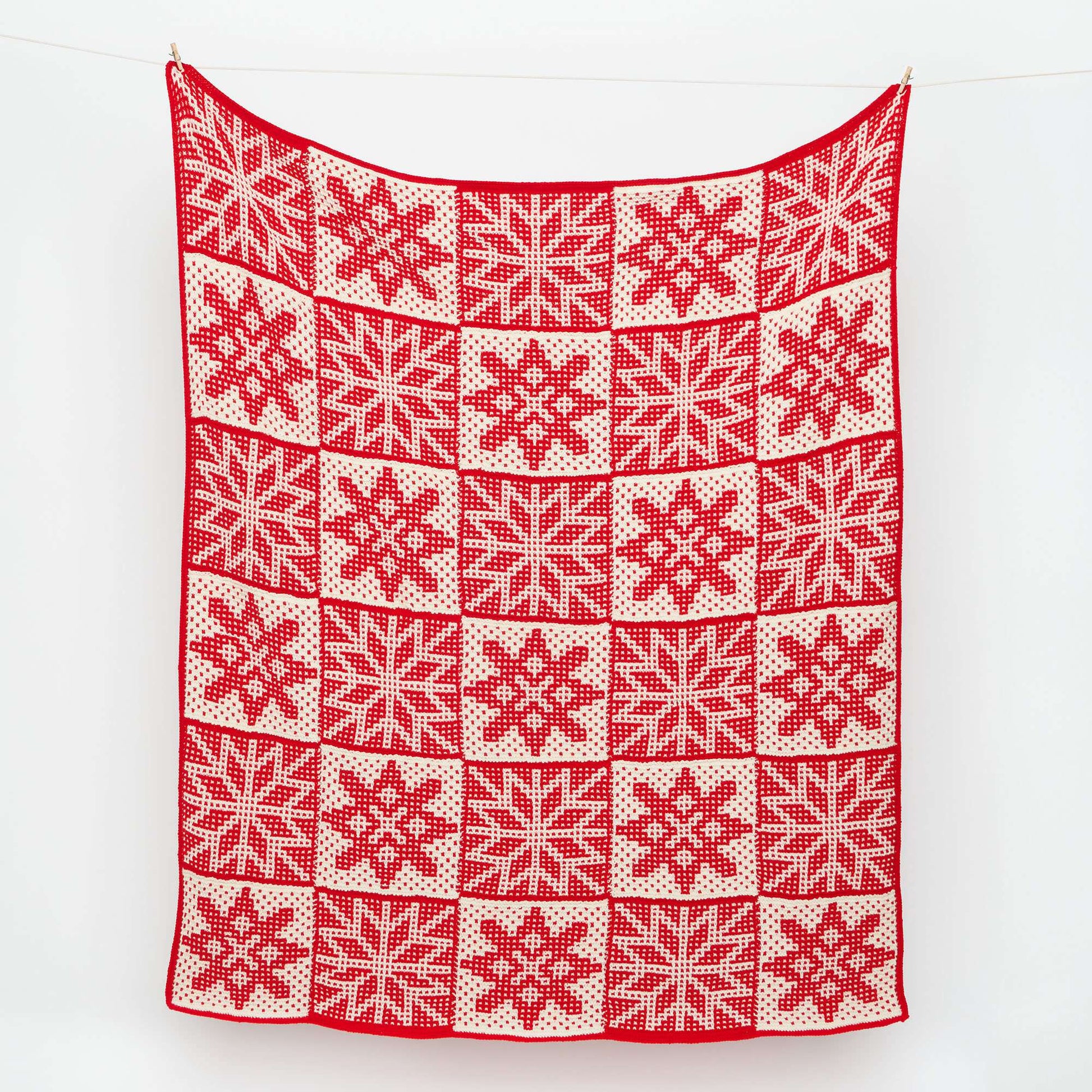 Free Red Heart Mosaic Knit Snowflakes Blanket Pattern