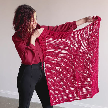 Caron Filet Crochet Pomegranate Apron Caron Filet Crochet Pomegranate Apron