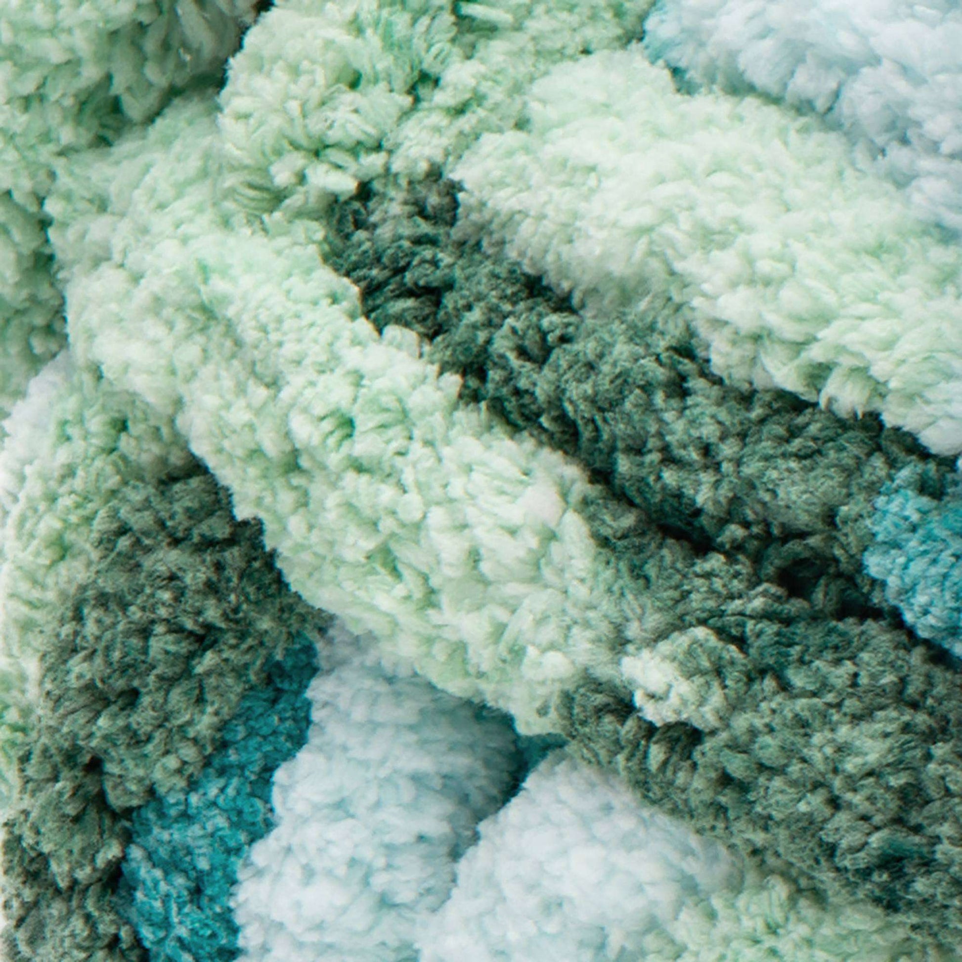Bernat Blanket Extra Thick Blue Raspberry Yarn-1 Pack of  600g/21oz-Polyester-7 Jumbo-Knitting/Crochet
