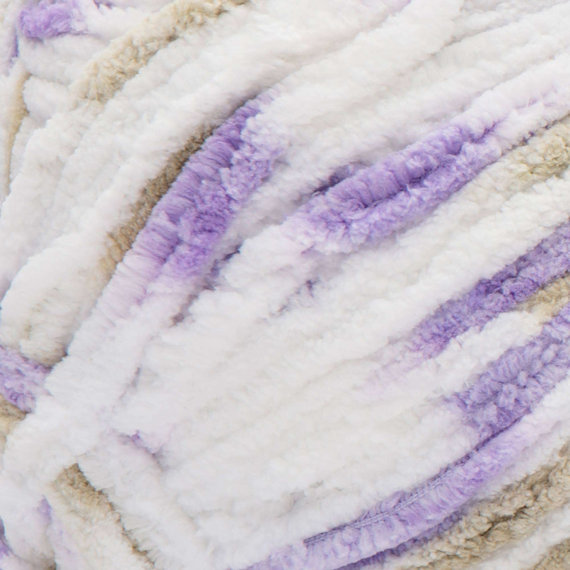 Bernat Baby Blanket Yarn (300g/10.5oz) Little Lilac Dove Print