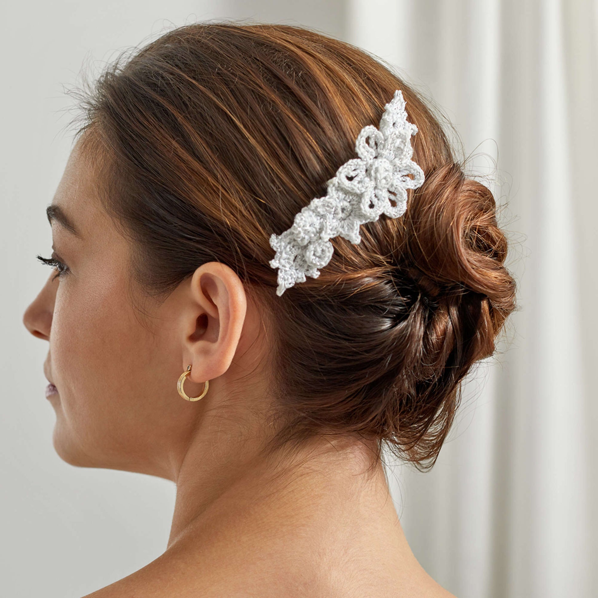 Free Aunt Lydia's Crochet Floral Hair Comb Pattern