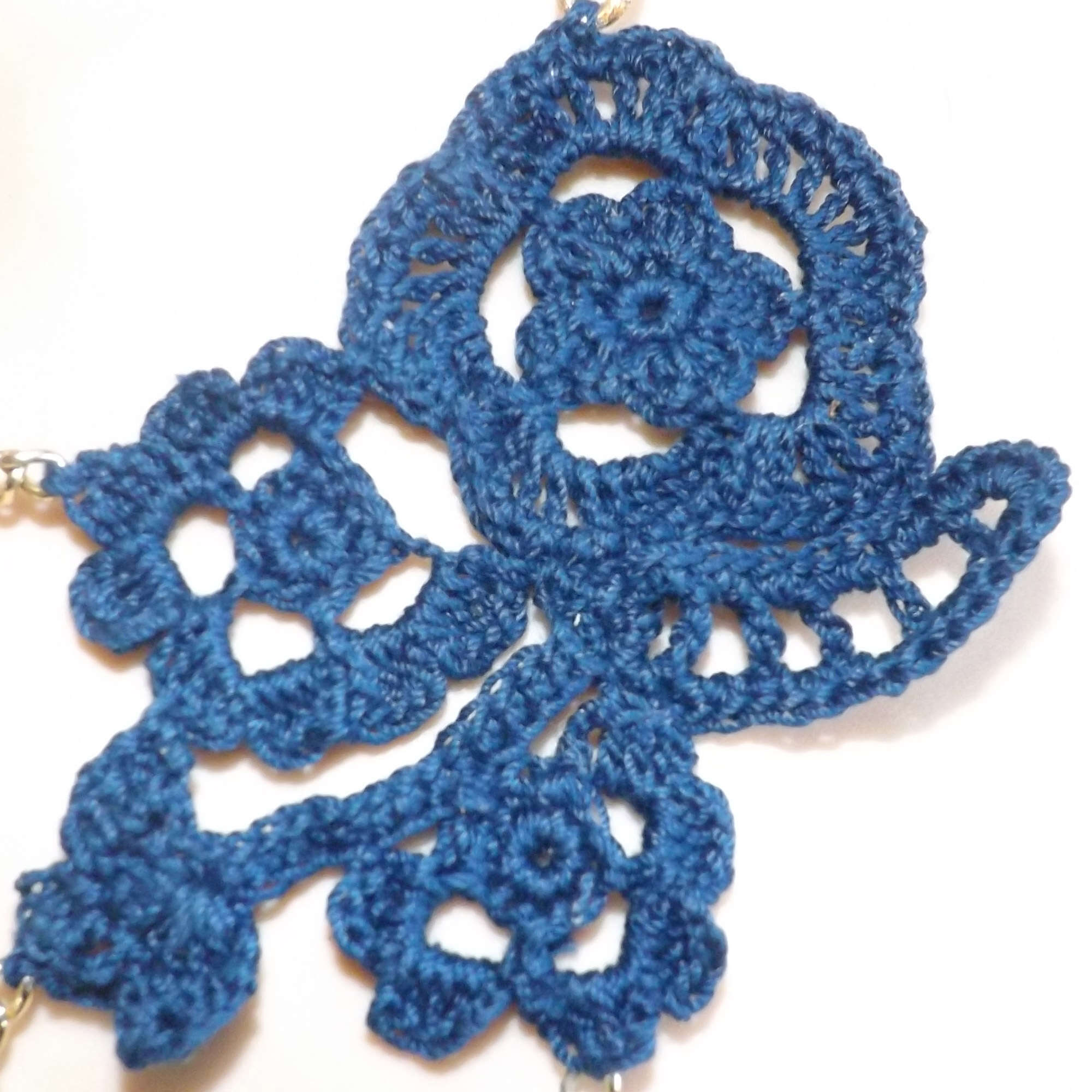 Mesh Necklace -free crochet pattern-