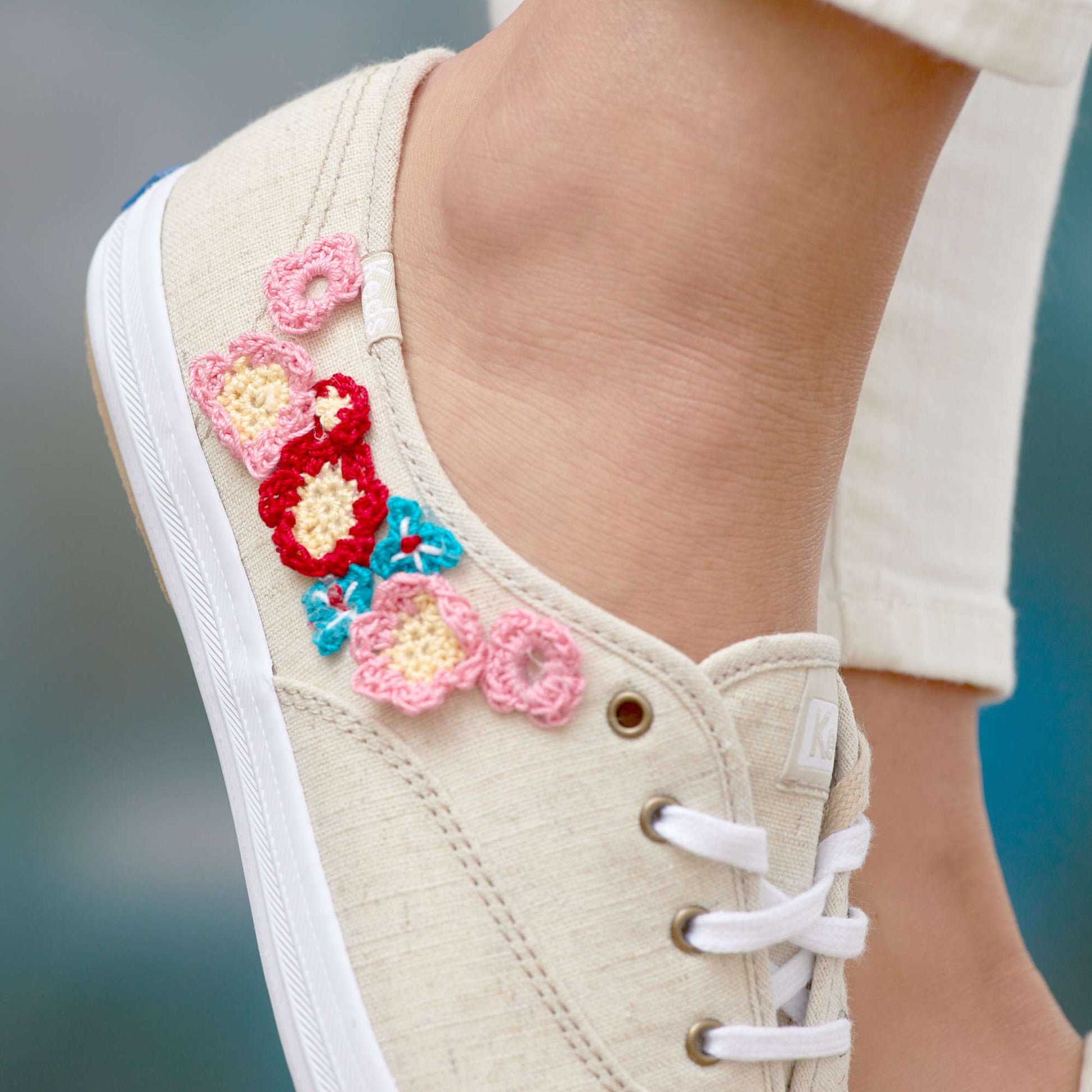 Free Aunt Lydia's Bloomin' Shoe Appliques Pattern