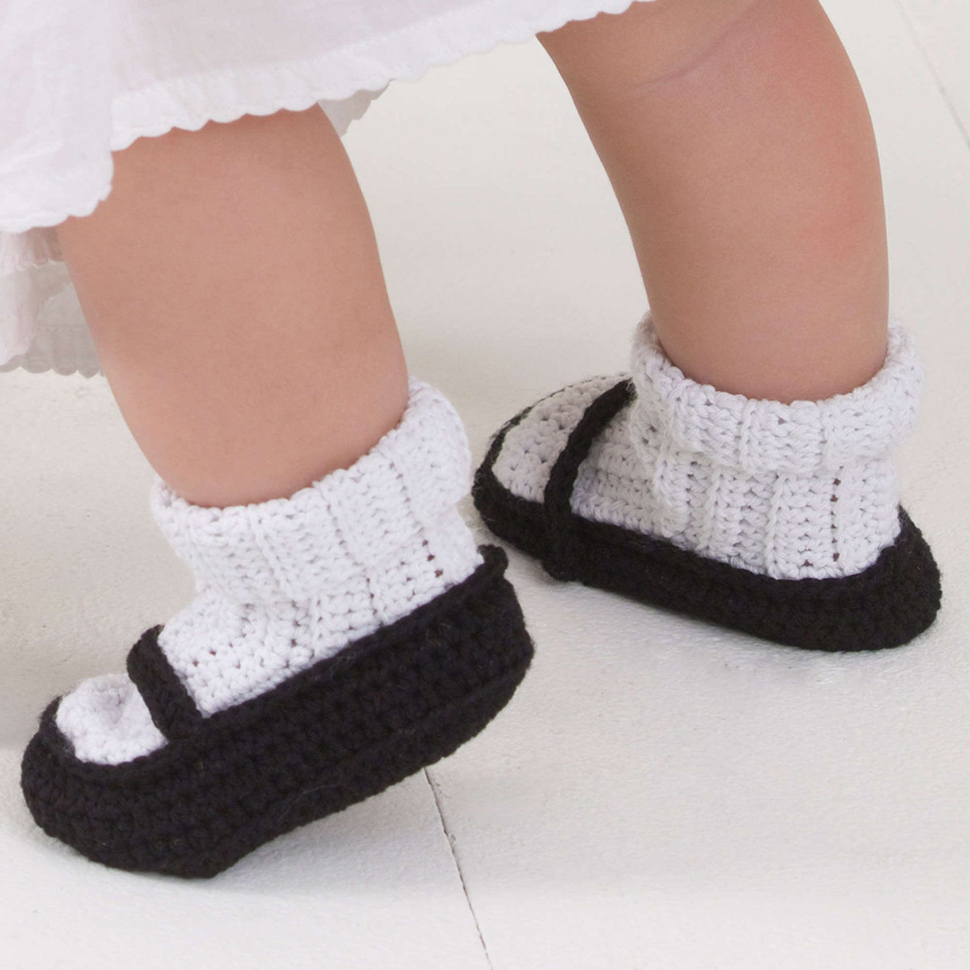 Free Aunt Lydia's Crochet Mary Jane Baby Booties Pattern