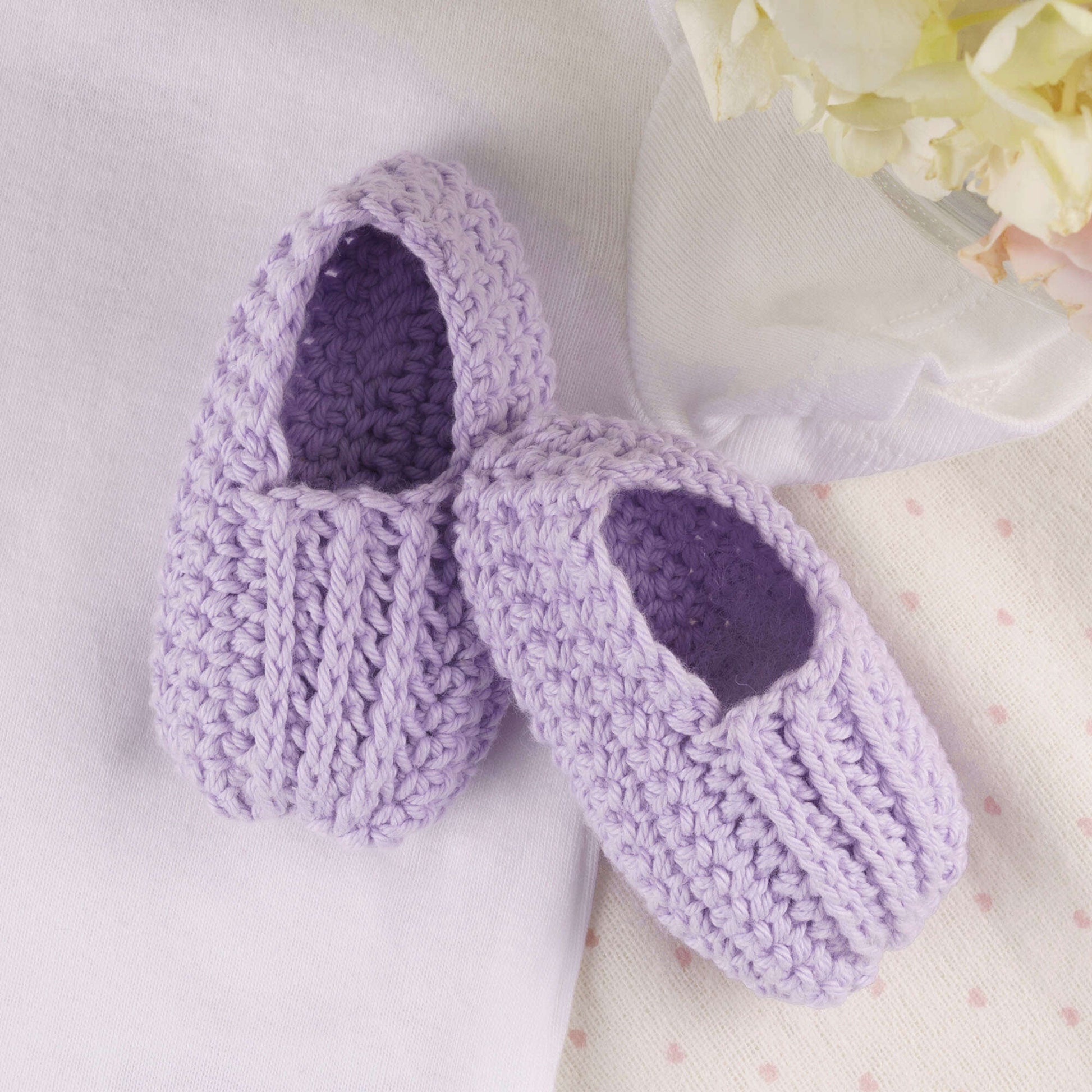 Free Aunt Lydia's Flat Booties with Inset Crochet Pattern