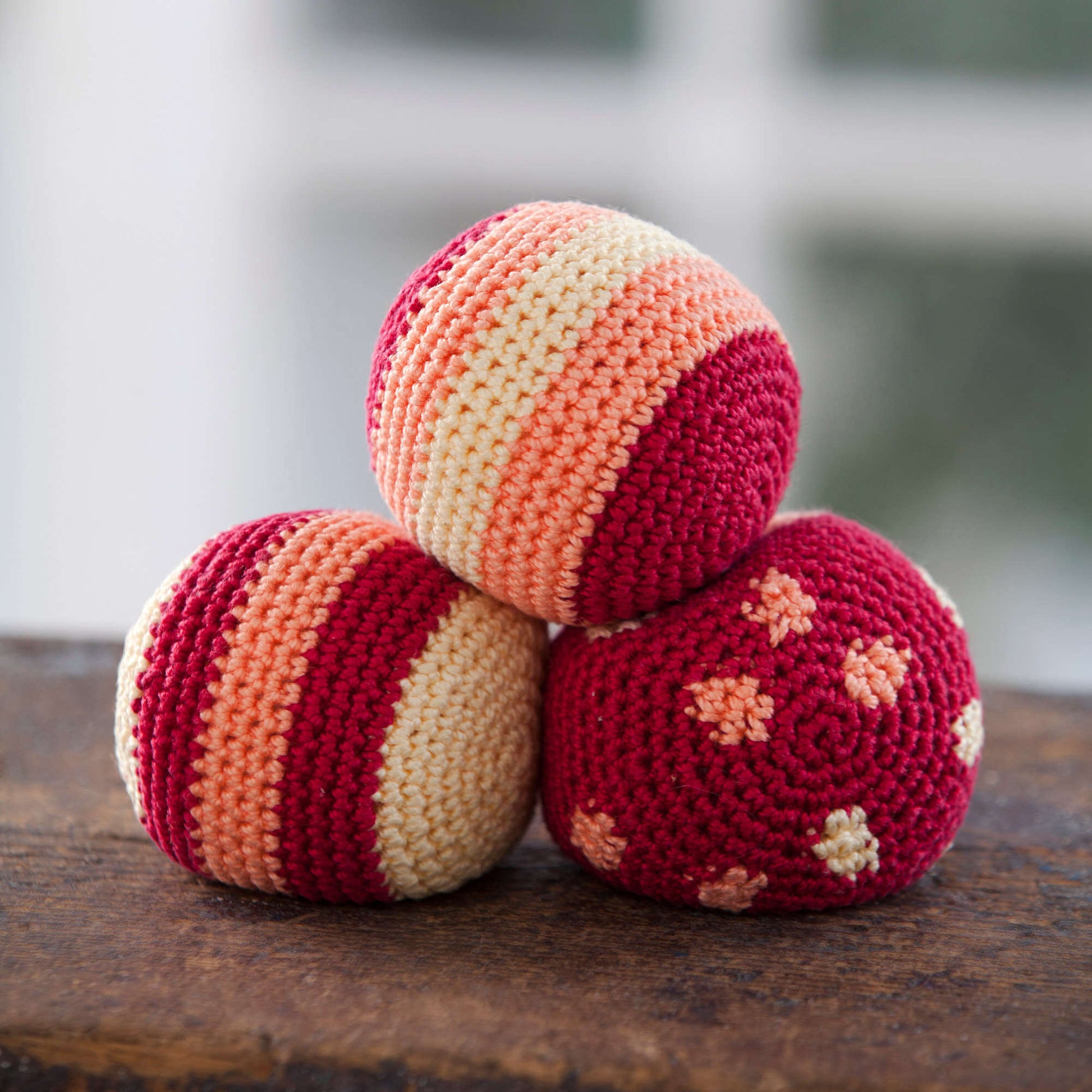 Free Aunt Lydia's Three Tangy Juggling Balls Crochet Pattern