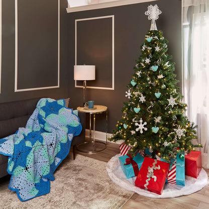 Aunt Lydia's Crochet Lacy Snowflake Ornaments Crochet Interior Décor made in Aunt Lydia's Classic Crochet Thread yarn