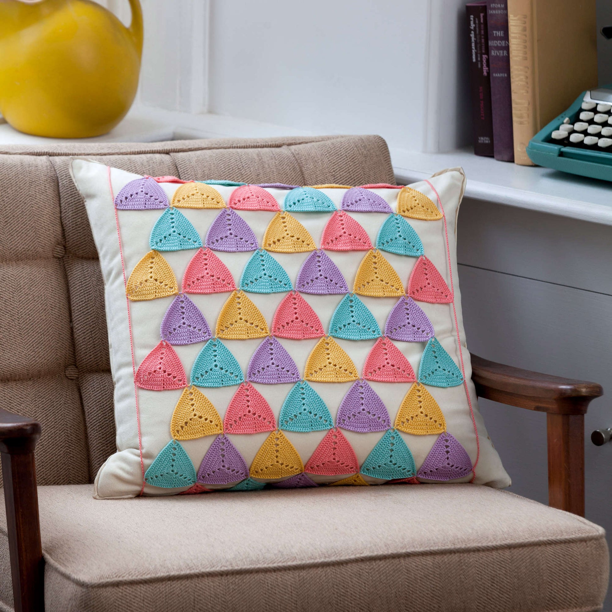 Free Aunt Lydia's Crochet Triangle Pillow Wrap Pattern