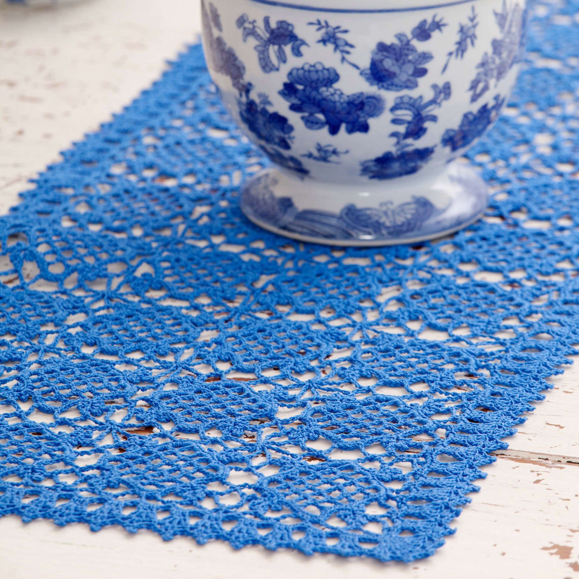 Free Aunt Lydia's Sweet Clover Table Runner Pattern