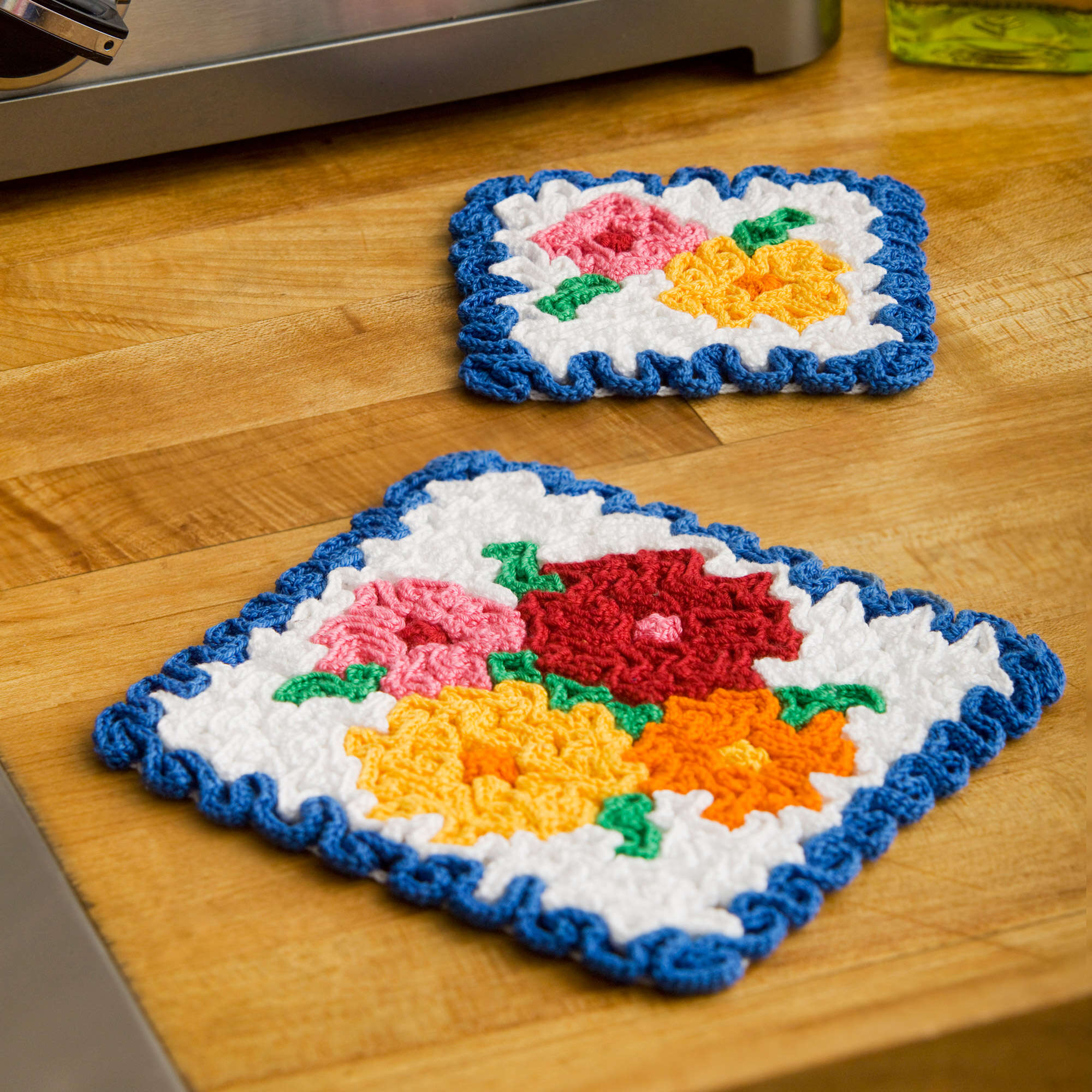 Free Easy Aunt Lydia's Flowers Hot Pad & Coaster Set Crochet