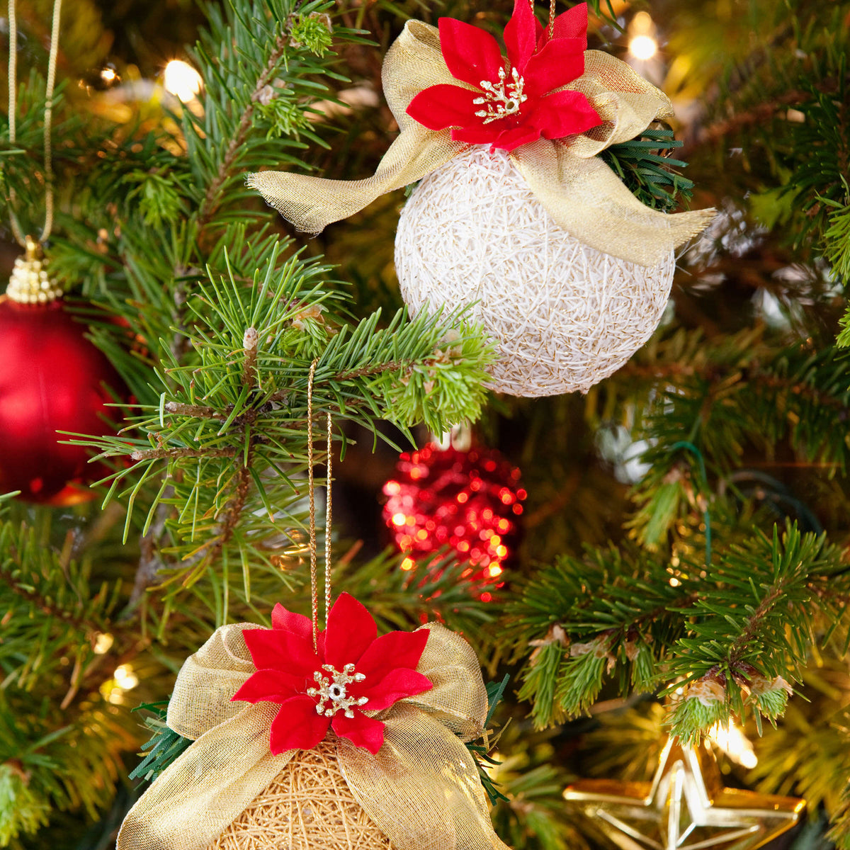 Craft Interior Décor made in Aunt Lydia's Metallic Crochet Thread yarn